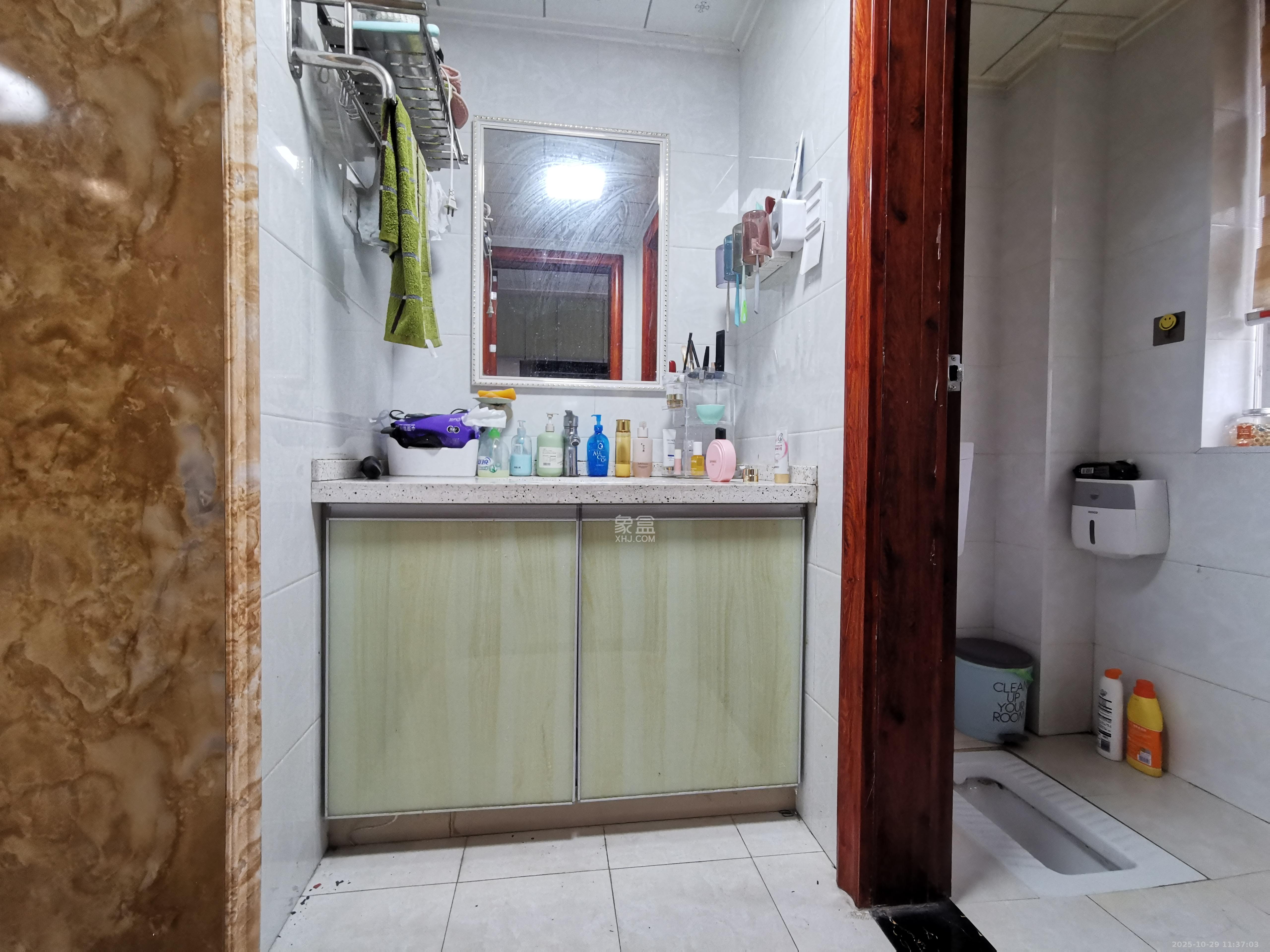 含浦家苑 4室2厅2卫 1680.0元/月 含浦家苑 4室2厅2卫 1680.0元/月室内图