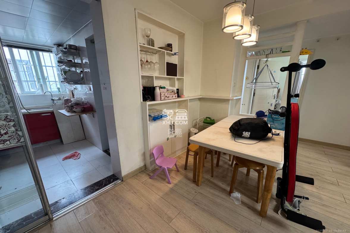 星典时代  3室2厅1卫    2000.0元/月 星典时代  3室2厅1卫    2000.0元/月室内图