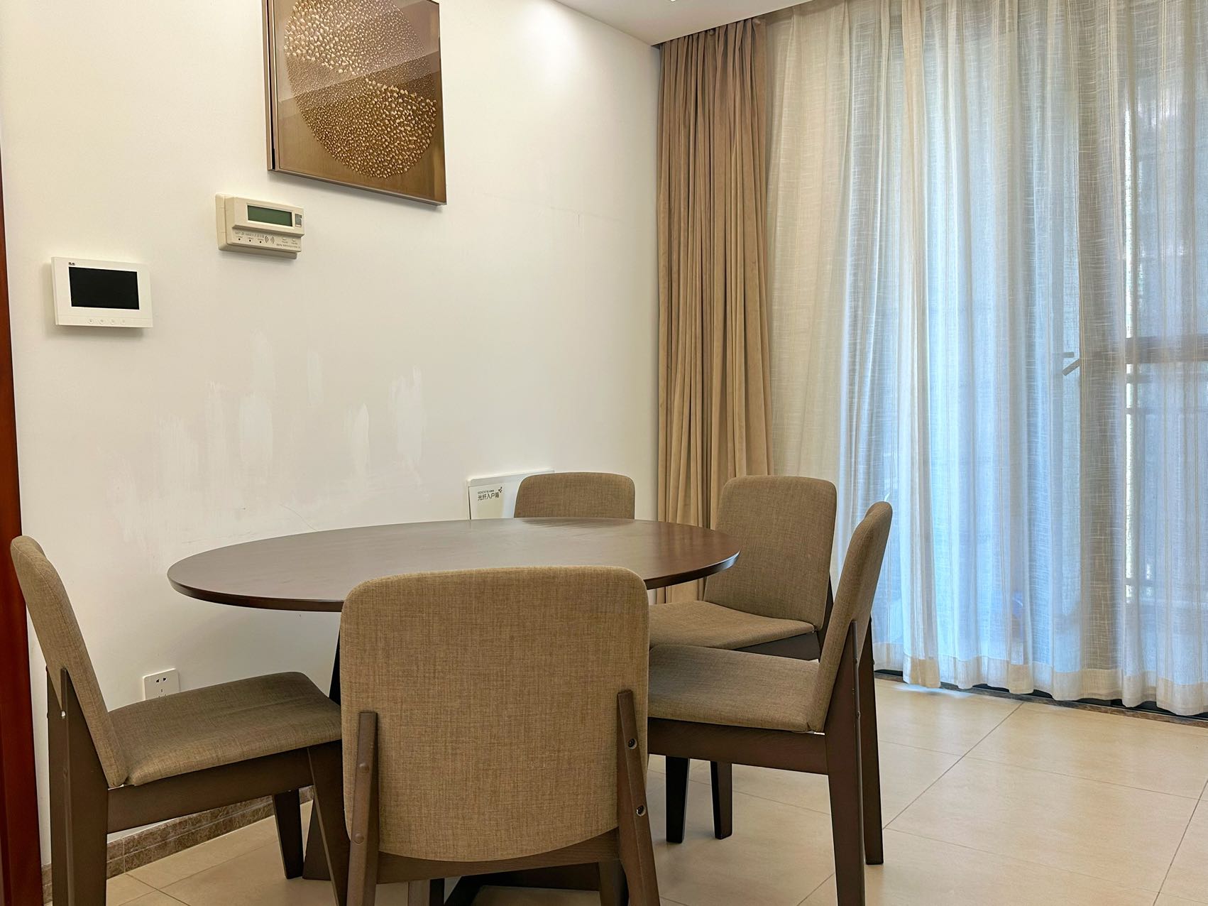 海航豪庭南苑  3室2厅2卫    328.0万 海航豪庭南苑  3室2厅2卫    328.0万客厅