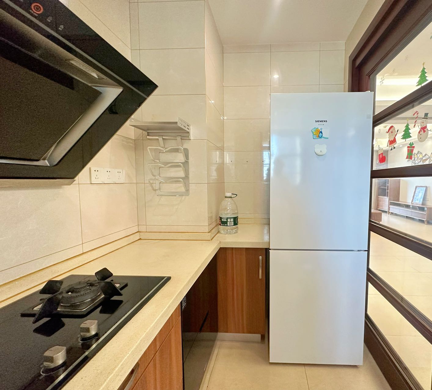 海航豪庭南苑  3室2厅2卫    328.0万 海航豪庭南苑  3室2厅2卫    328.0万客厅