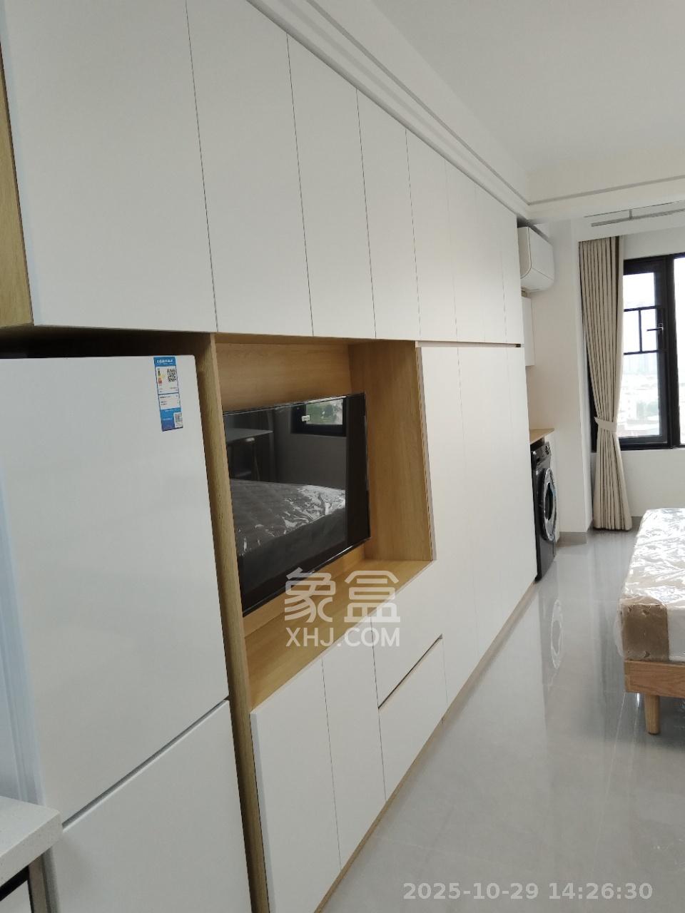 中海珑悦府  1室1厅1卫    1200.0元/月室内图