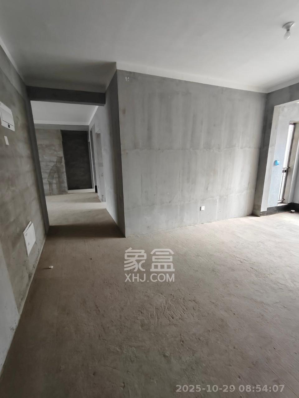 长房时代公馆  3室2厅2卫    1200.0元/月