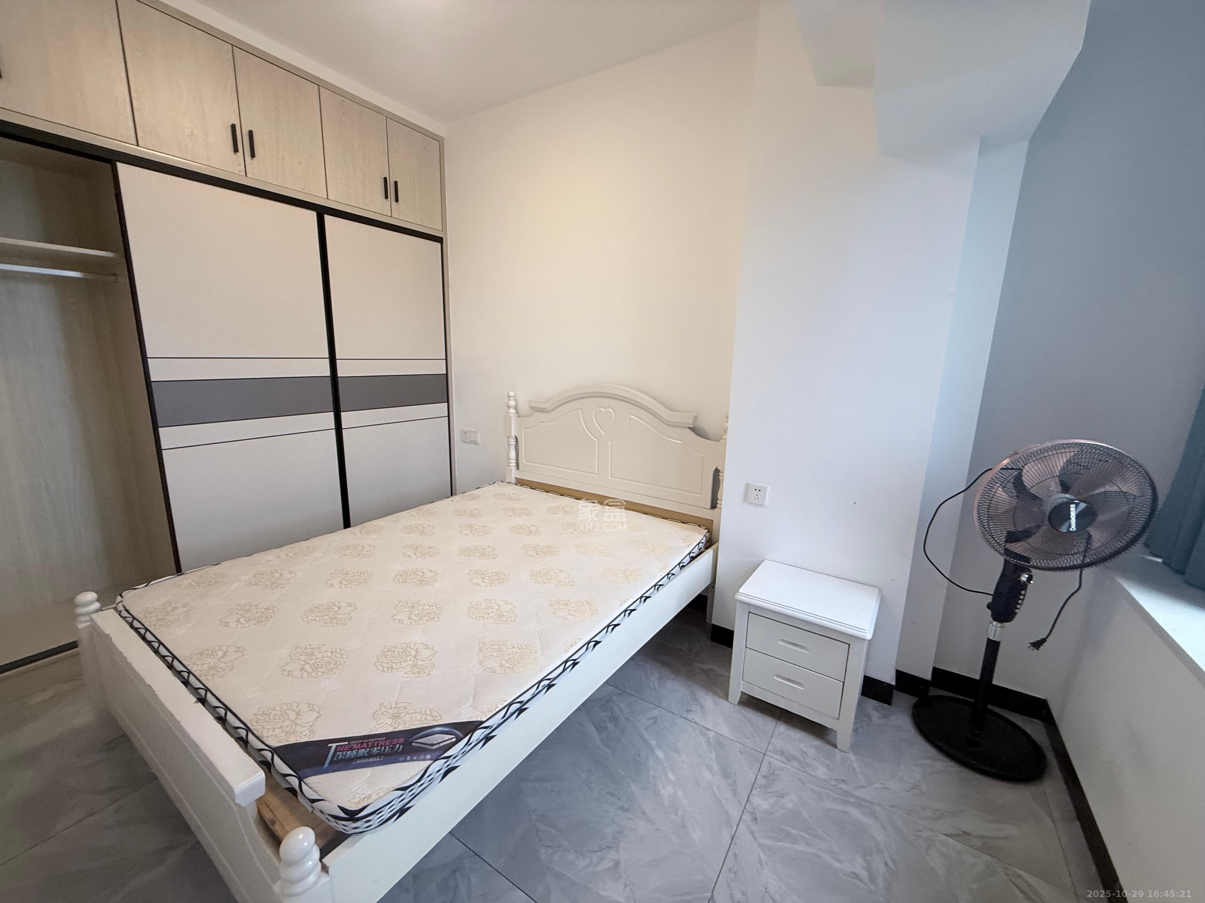 金轮星光名座  2室1厅1卫    2000.0元/月室内图