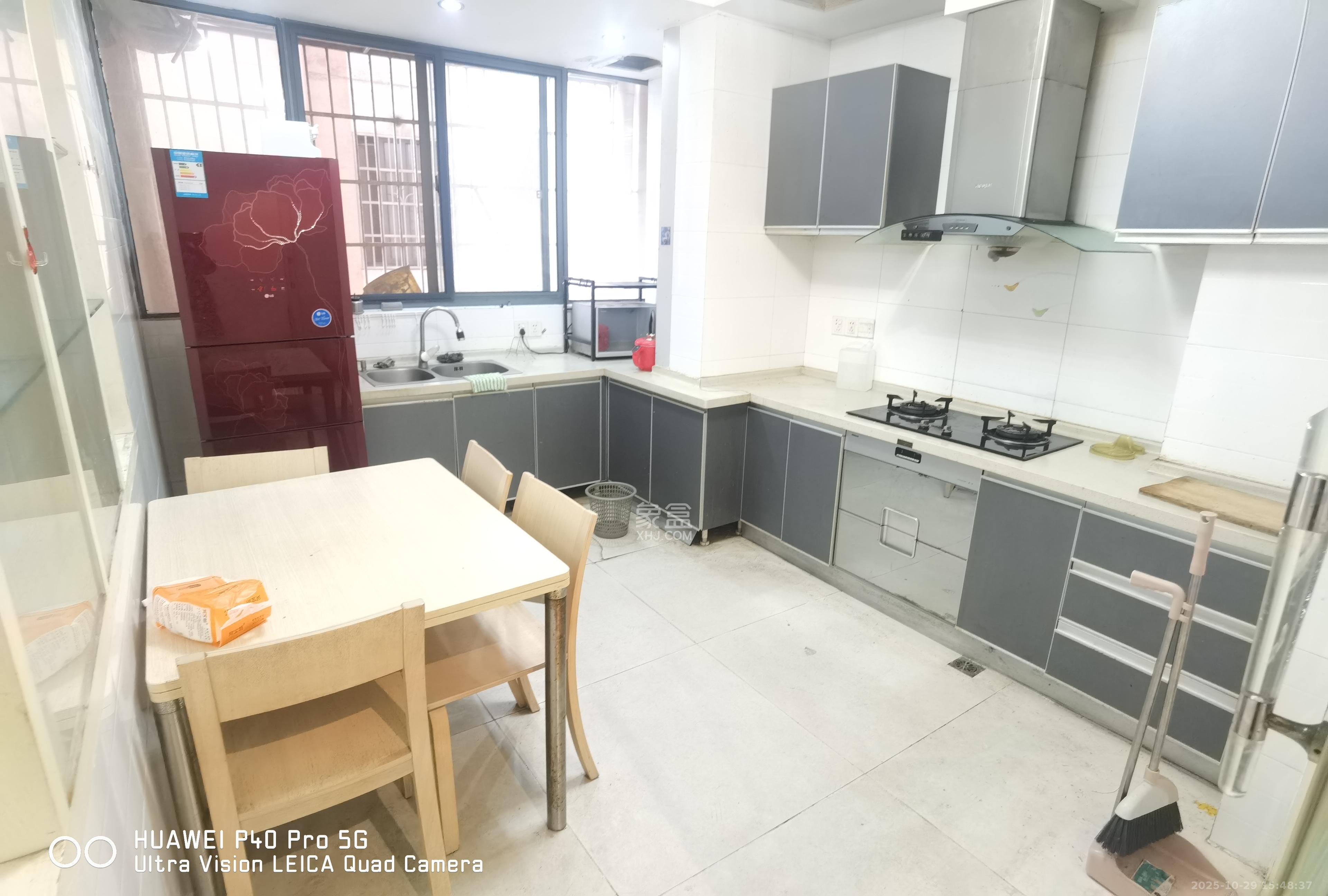 欧园  3室2厅2卫    2800.0元/月 欧园  3室2厅2卫    2800.0元/月室内图