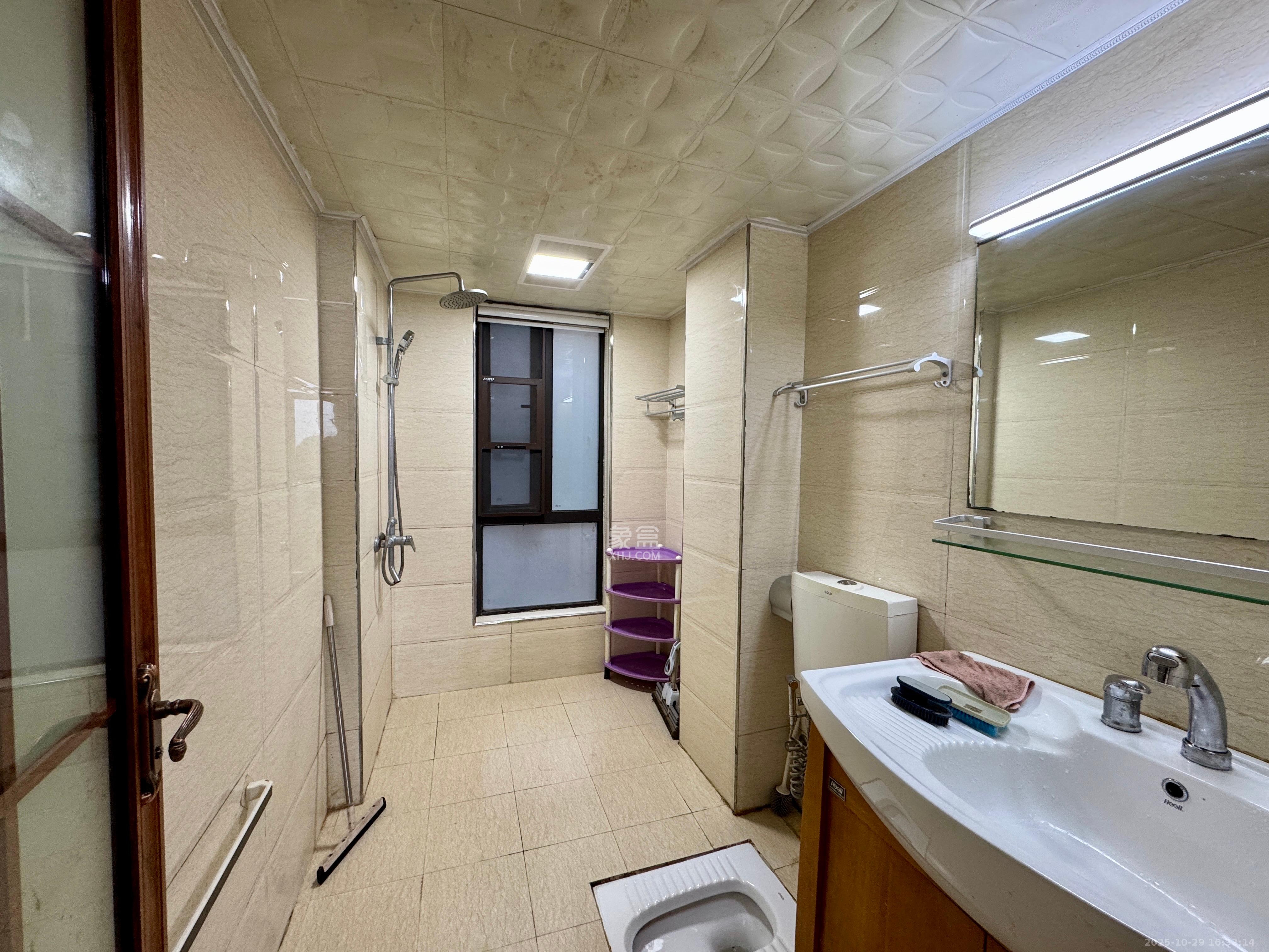 达美D6区  2室1厅1卫    2500.0元/月室内图