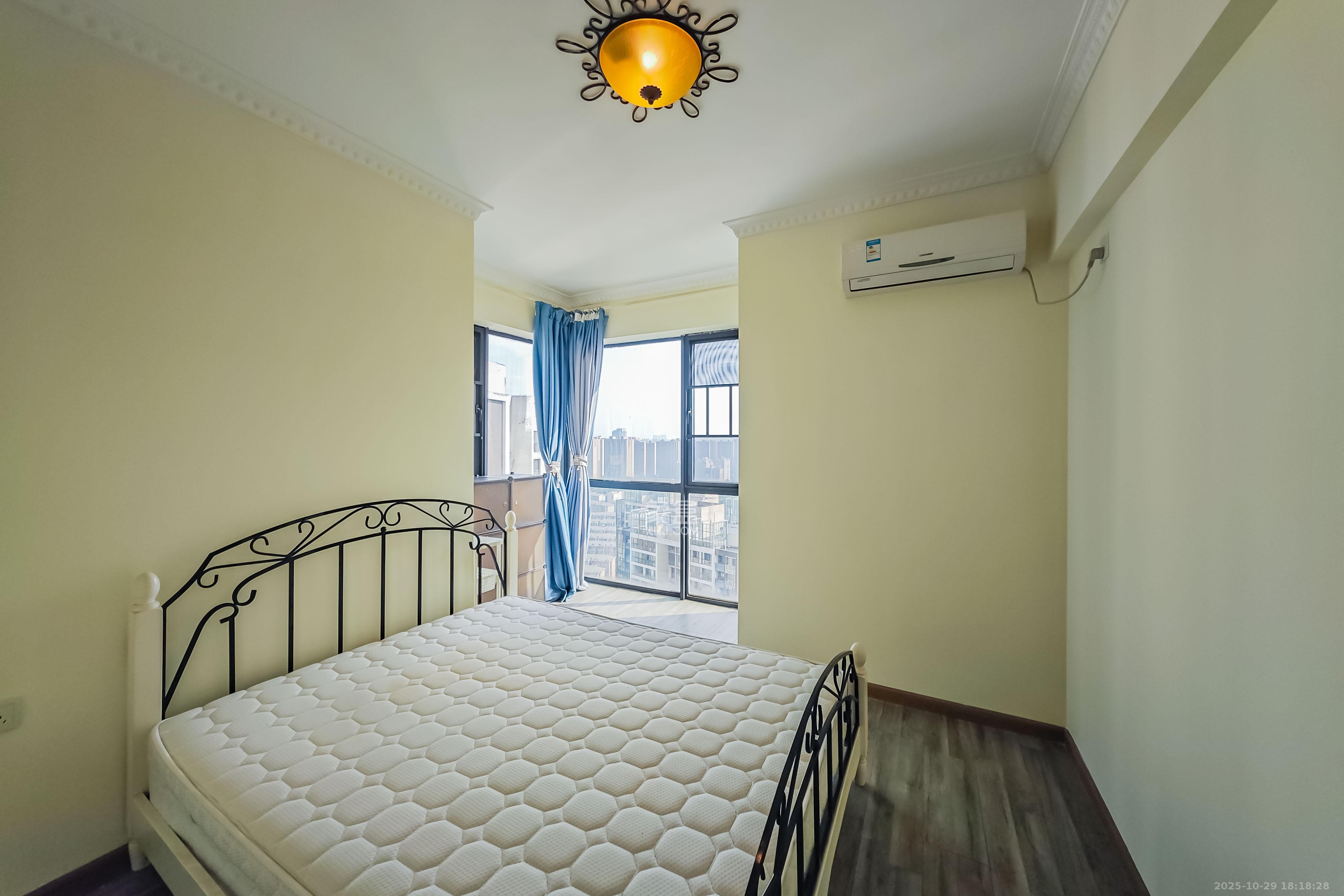 融科东南海  2室1厅1卫    79.0万卧室