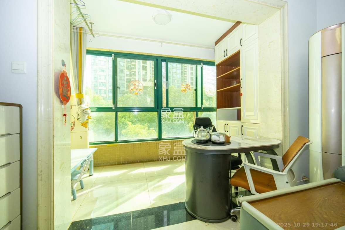 恒大雅苑 3室2厅2卫 112.0万 恒大雅苑 3室2厅2卫 112.0万阳台