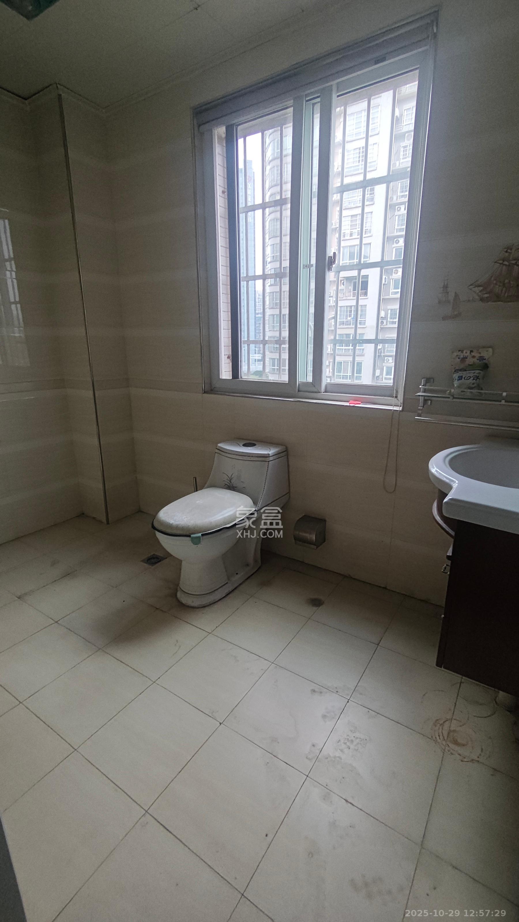 月湖兰庭  4室2厅2卫    2800.0元/月室内图