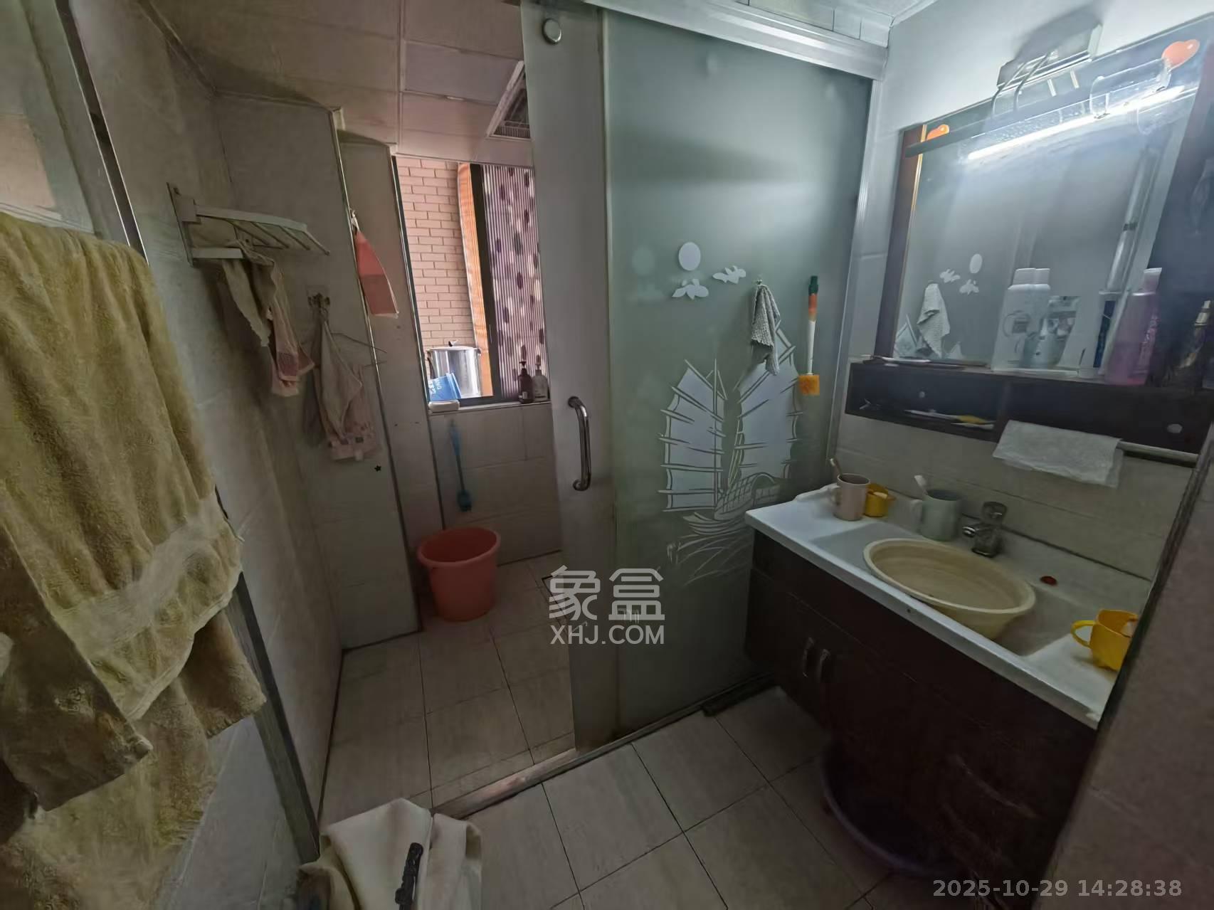 麓枫和苑  2室1厅1卫    2400.0元/月 麓枫和苑  2室1厅1卫    2400.0元/月室内图