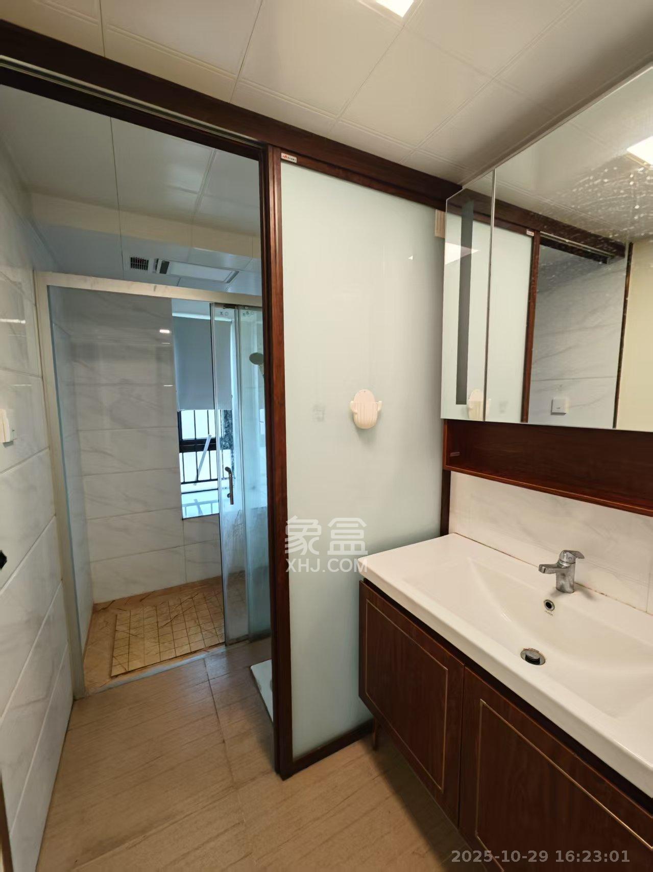 碧桂园荟隽棠  4室2厅2卫    2100.0元/月 碧桂园荟隽棠  4室2厅2卫    2100.0元/月室内图