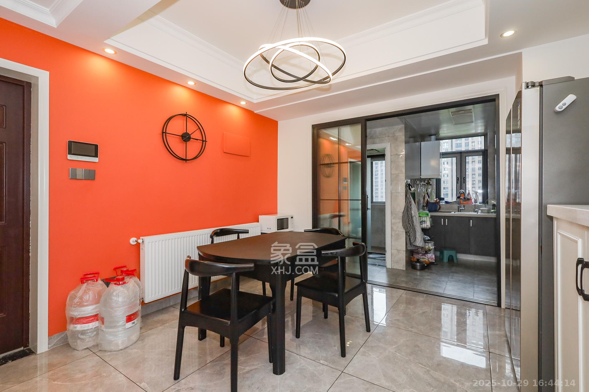 八方小区B区  3室2厅2卫    450.0万其他