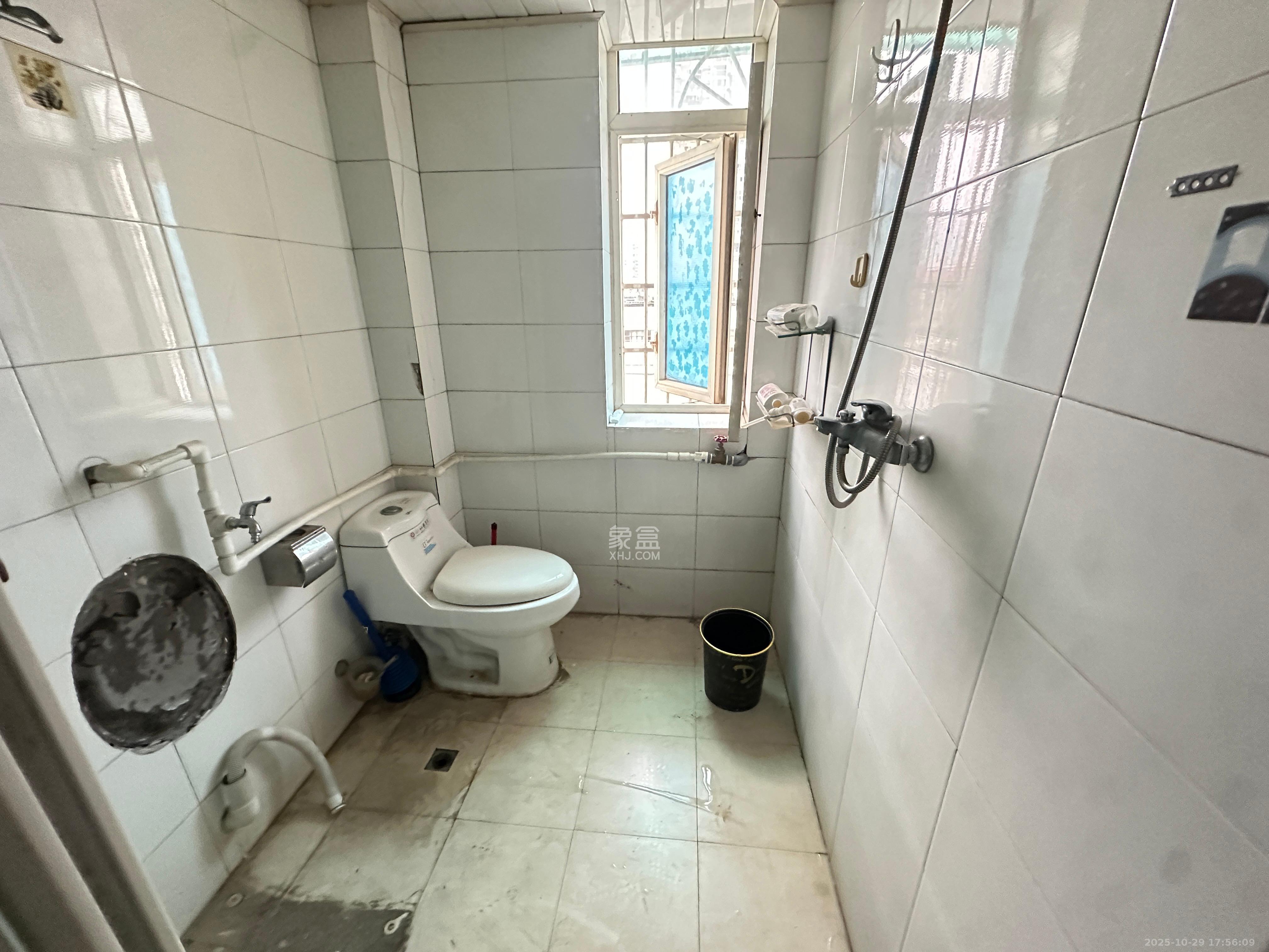 湖南石油化学工业局小区(侯家塘化工厅)  3室2厅1卫    2500.0元/月 湖南石油化学工业局小区(侯家塘化工厅)  3室2厅1卫    2500.0元/月室内图