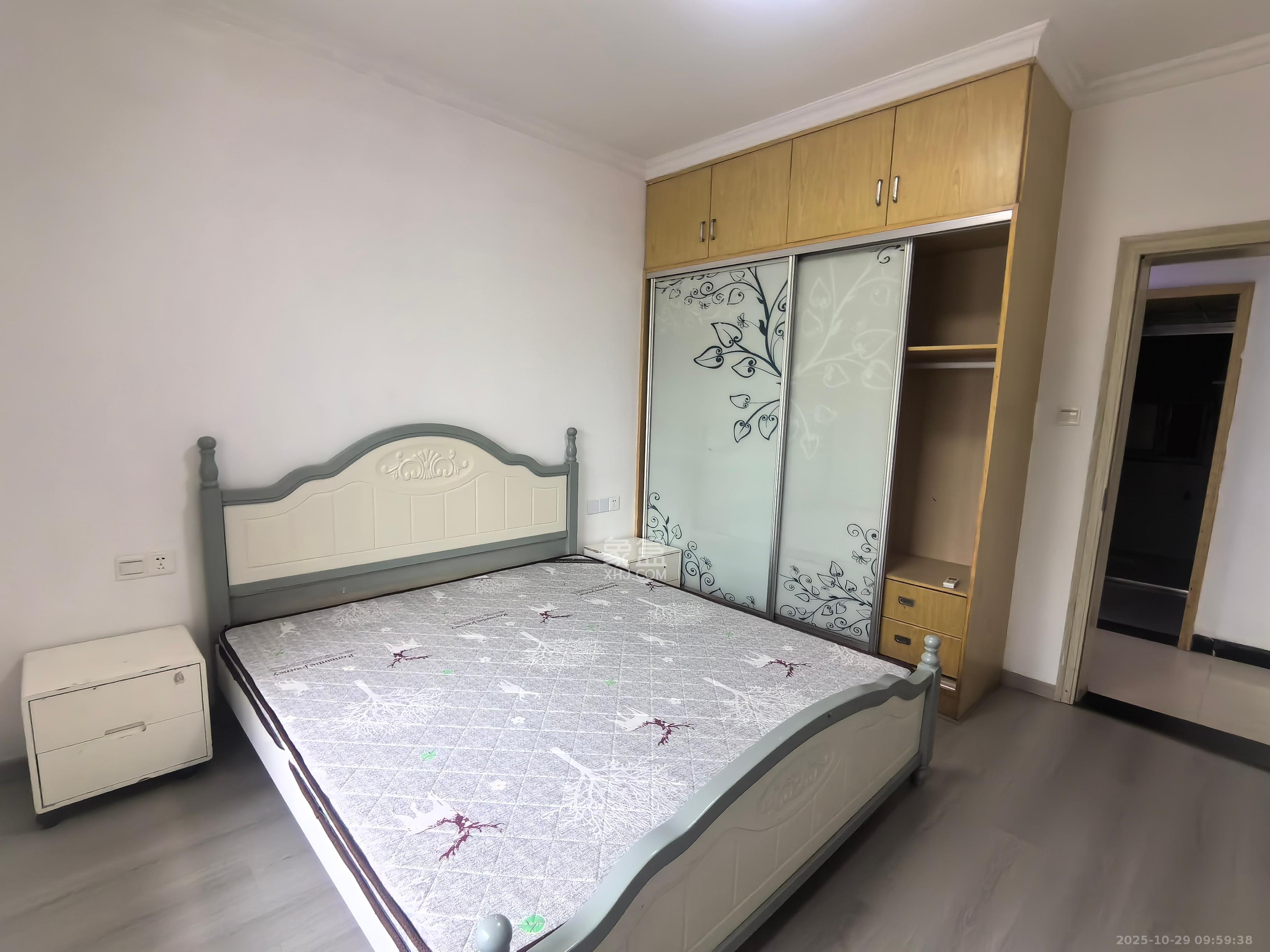 南郡雅园  2室2厅1卫    1300.0元/月室内图