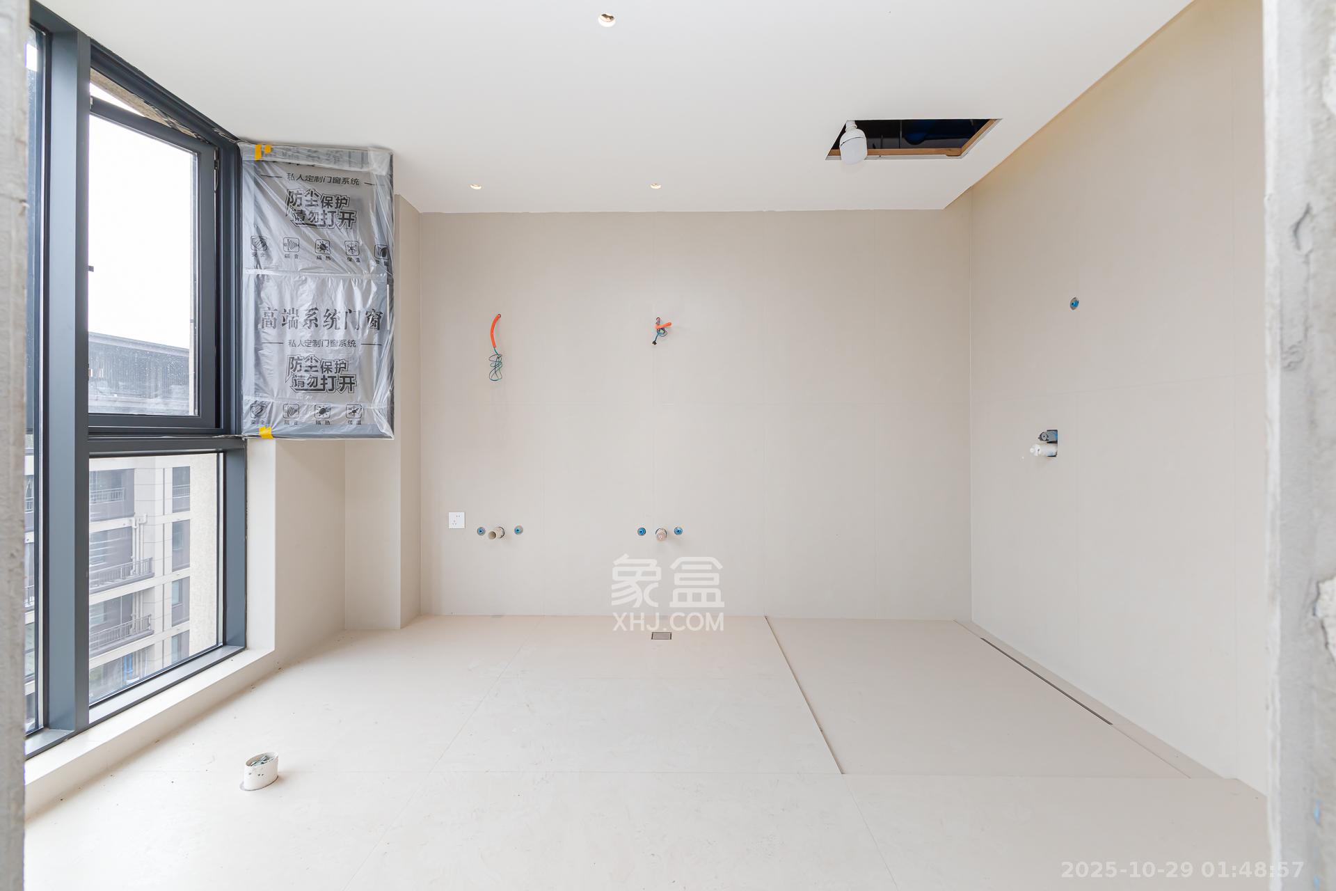 时代建发和著  6室2厅5卫    498.0万 时代建发和著  6室2厅5卫    498.0万卫生间