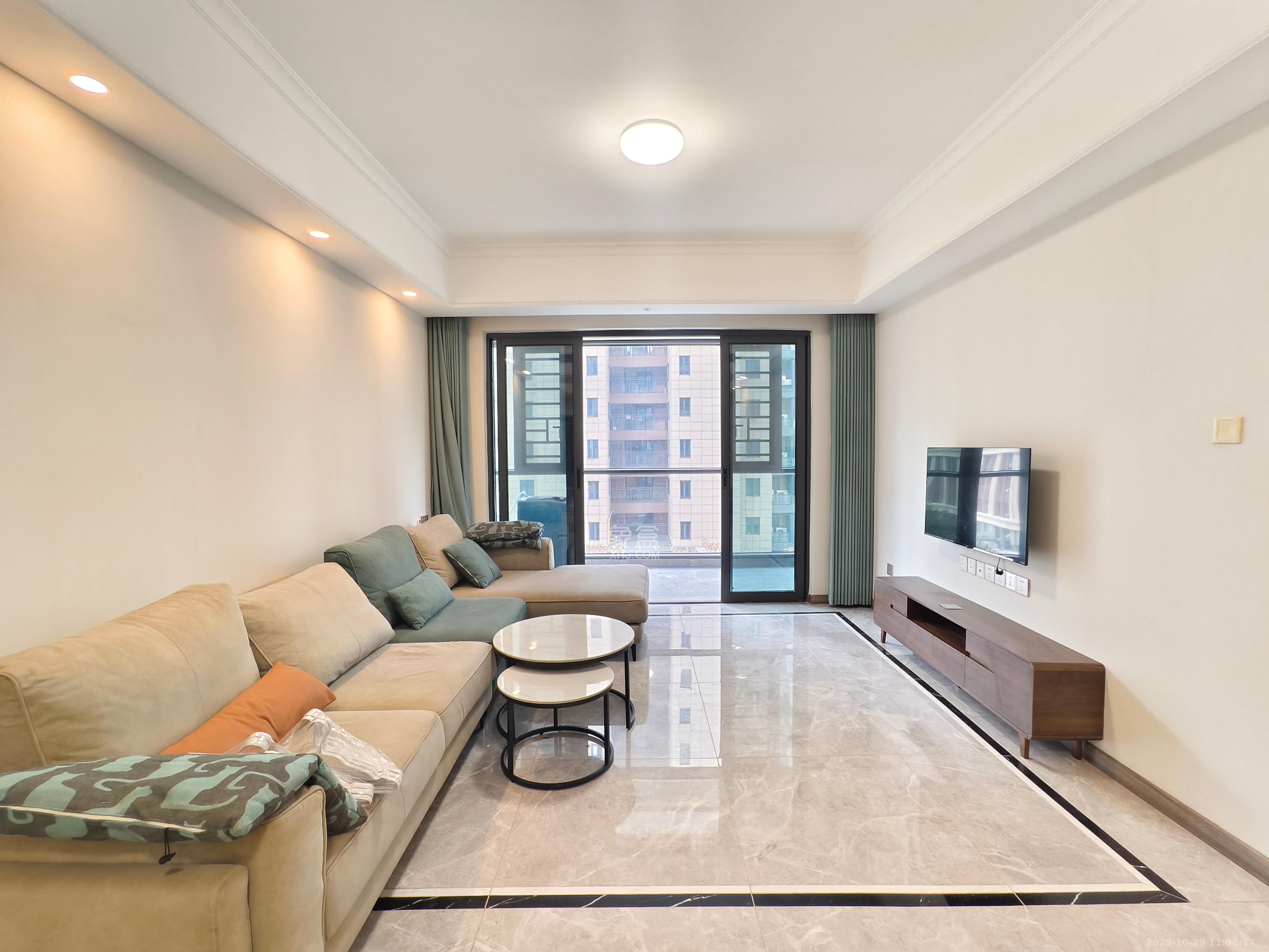 梦想新天地  3室2厅2卫    3000.0元/月室内图1