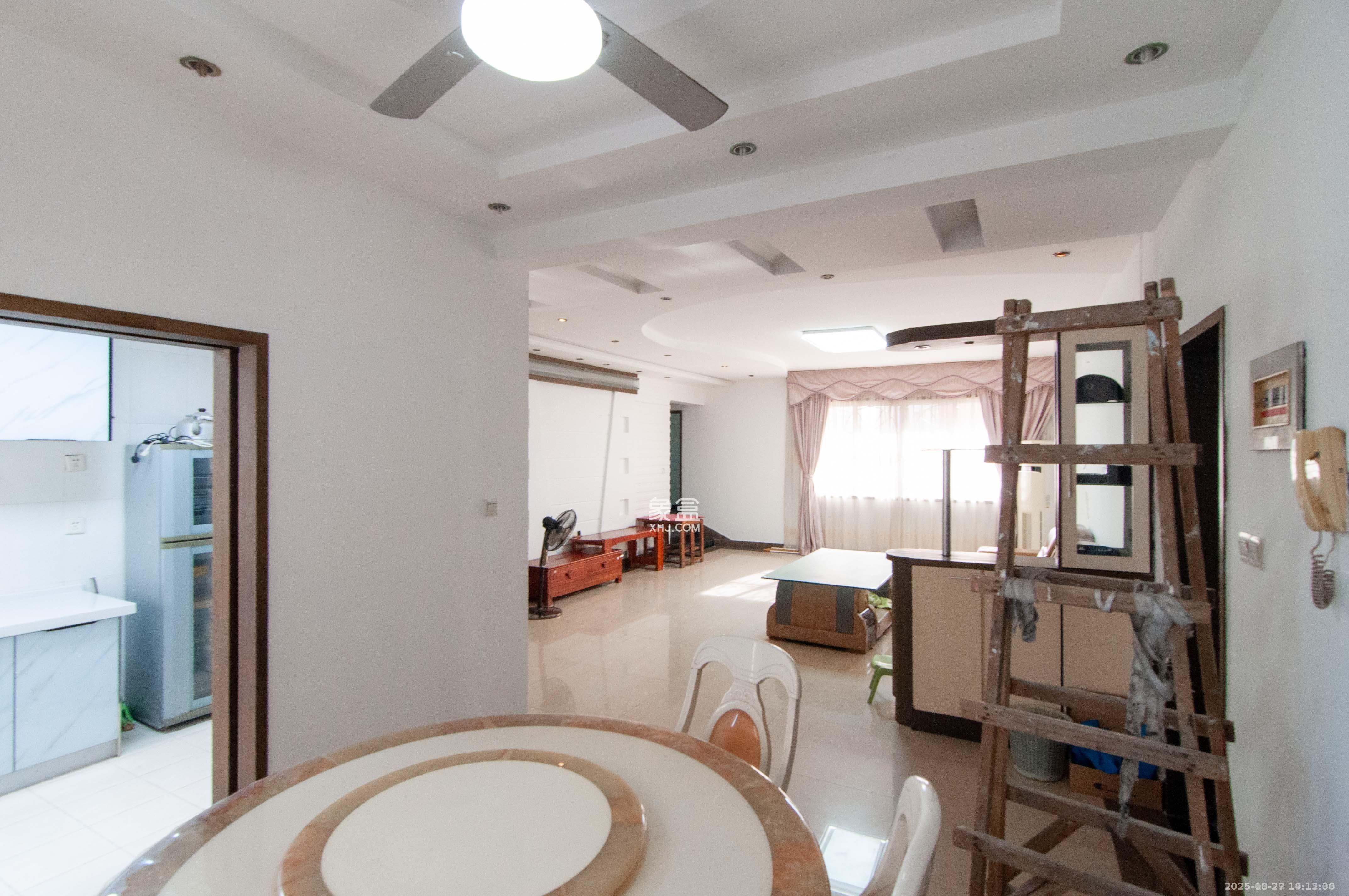 望麓锦园  4室1厅2卫    2200.0元/月 望麓锦园  4室1厅2卫    2200.0元/月室内图