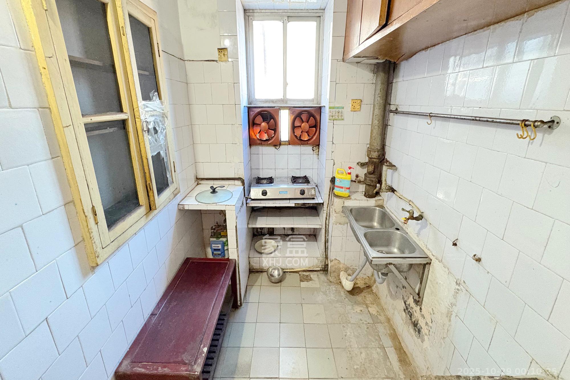 韭菜园  2室2厅1卫    47.0万厨房