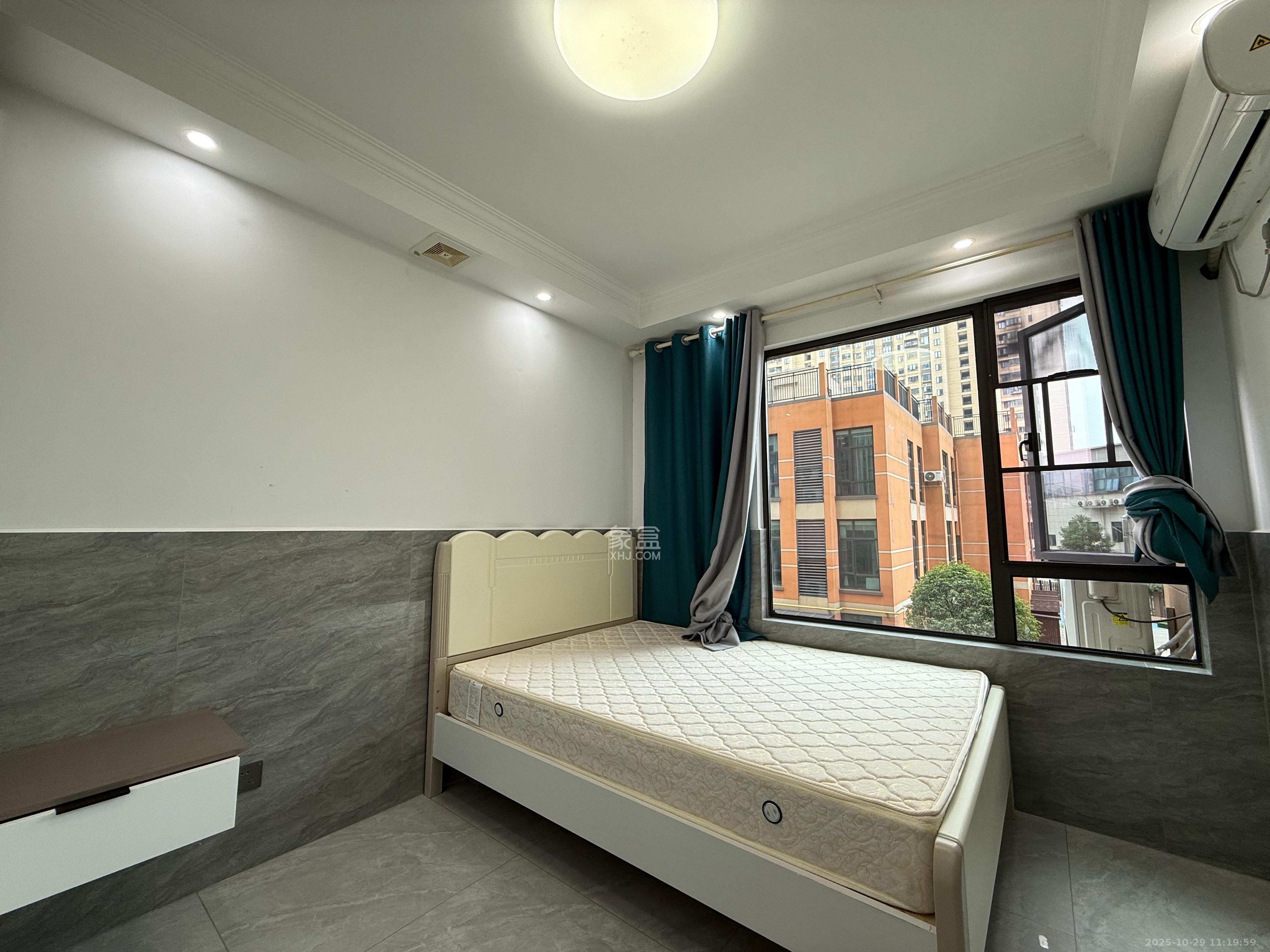 东合新苑  2室1厅1卫    2200.0元/月室内图