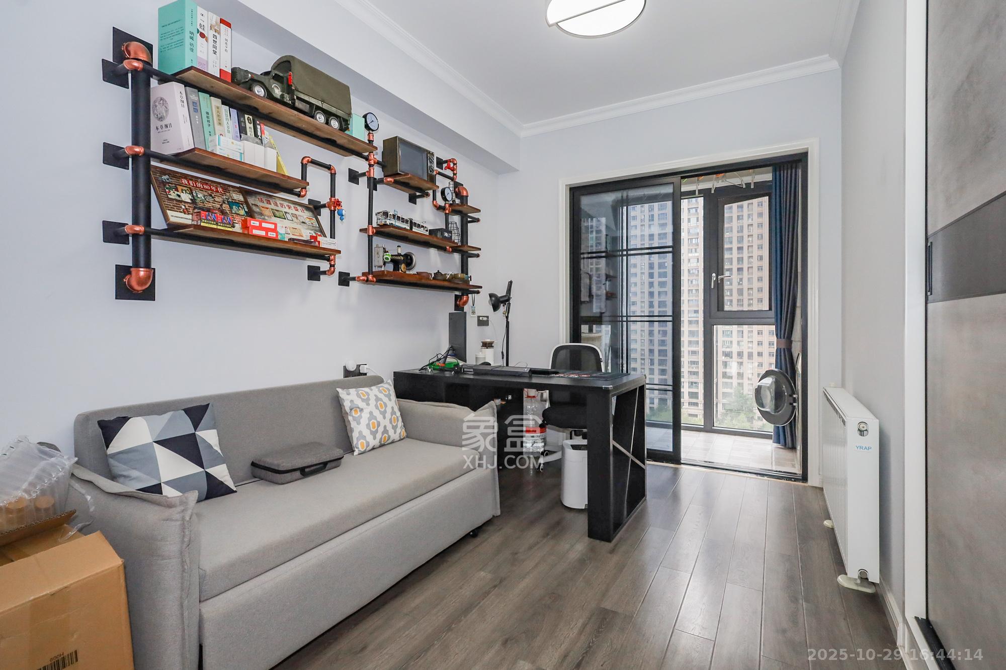 八方小区B区  3室2厅2卫    450.0万卧室