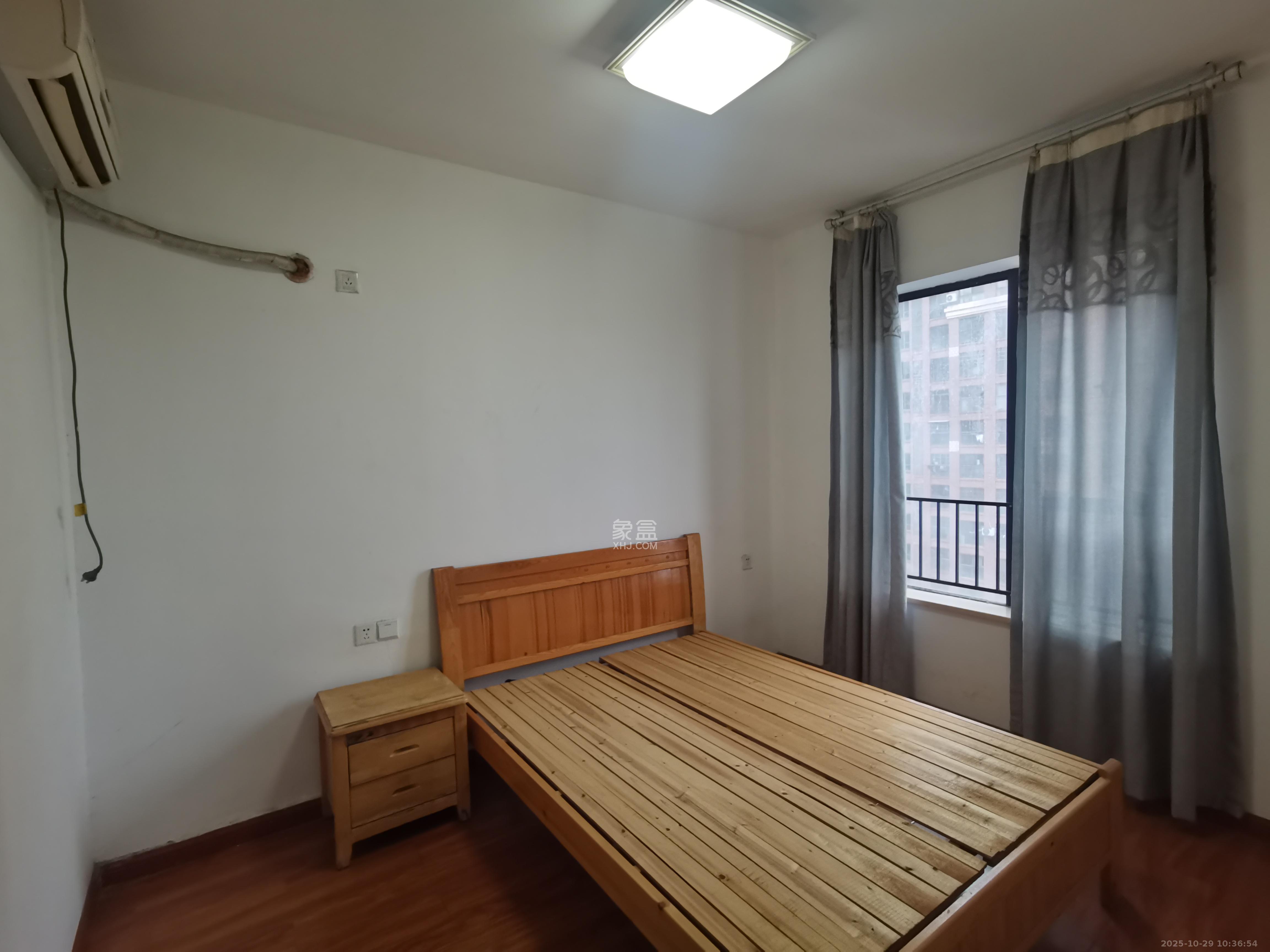 三一街区  3室2厅1卫    1800.0元/月室内图