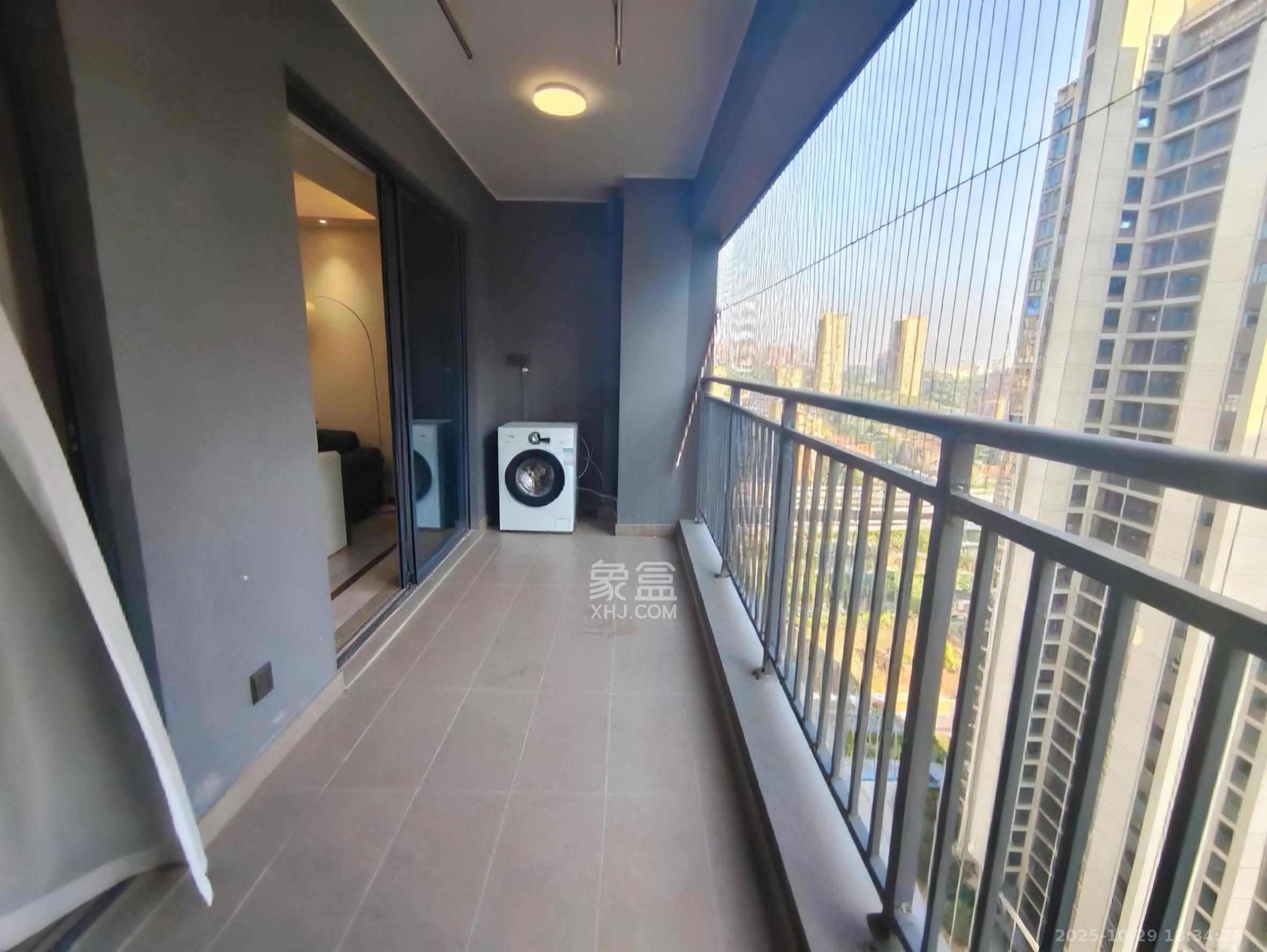 旭辉雨花郡 3室2厅2卫 3900.0元/月 旭辉雨花郡 3室2厅2卫 3900.0元/月室内图