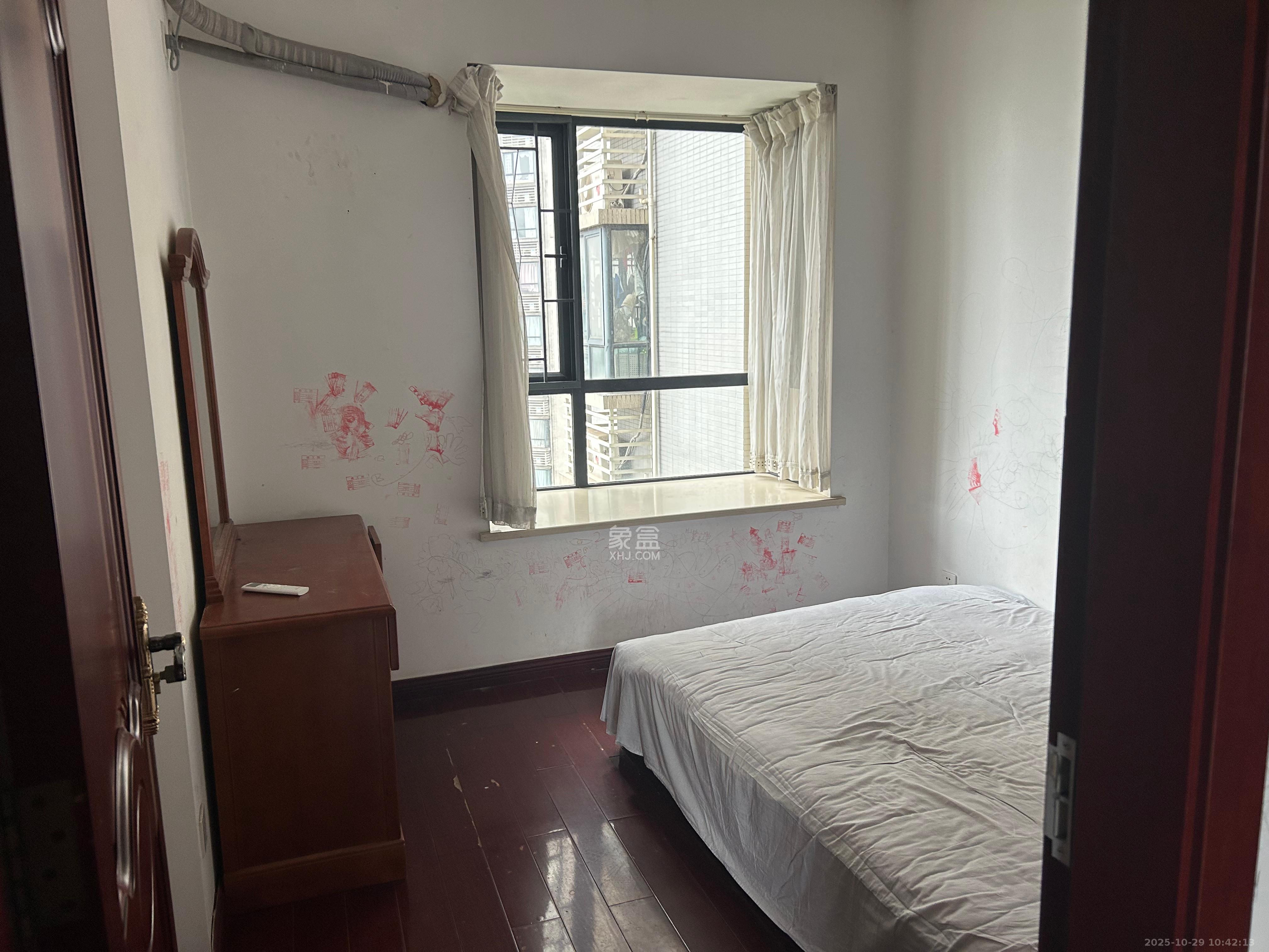 莱茵城  3室2厅2卫    2600.0元/月室内图