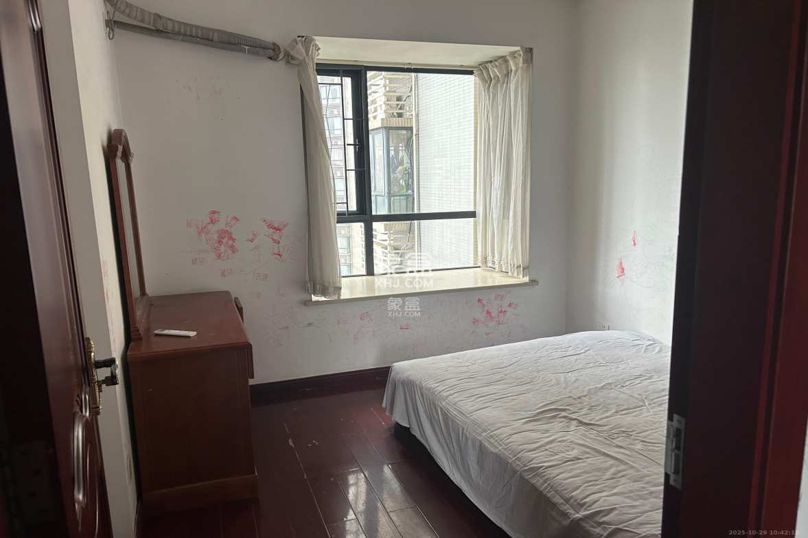 莱茵城 3室2厅2卫 2600.0元/月 莱茵城 3室2厅2卫 2600.0元/月室内图