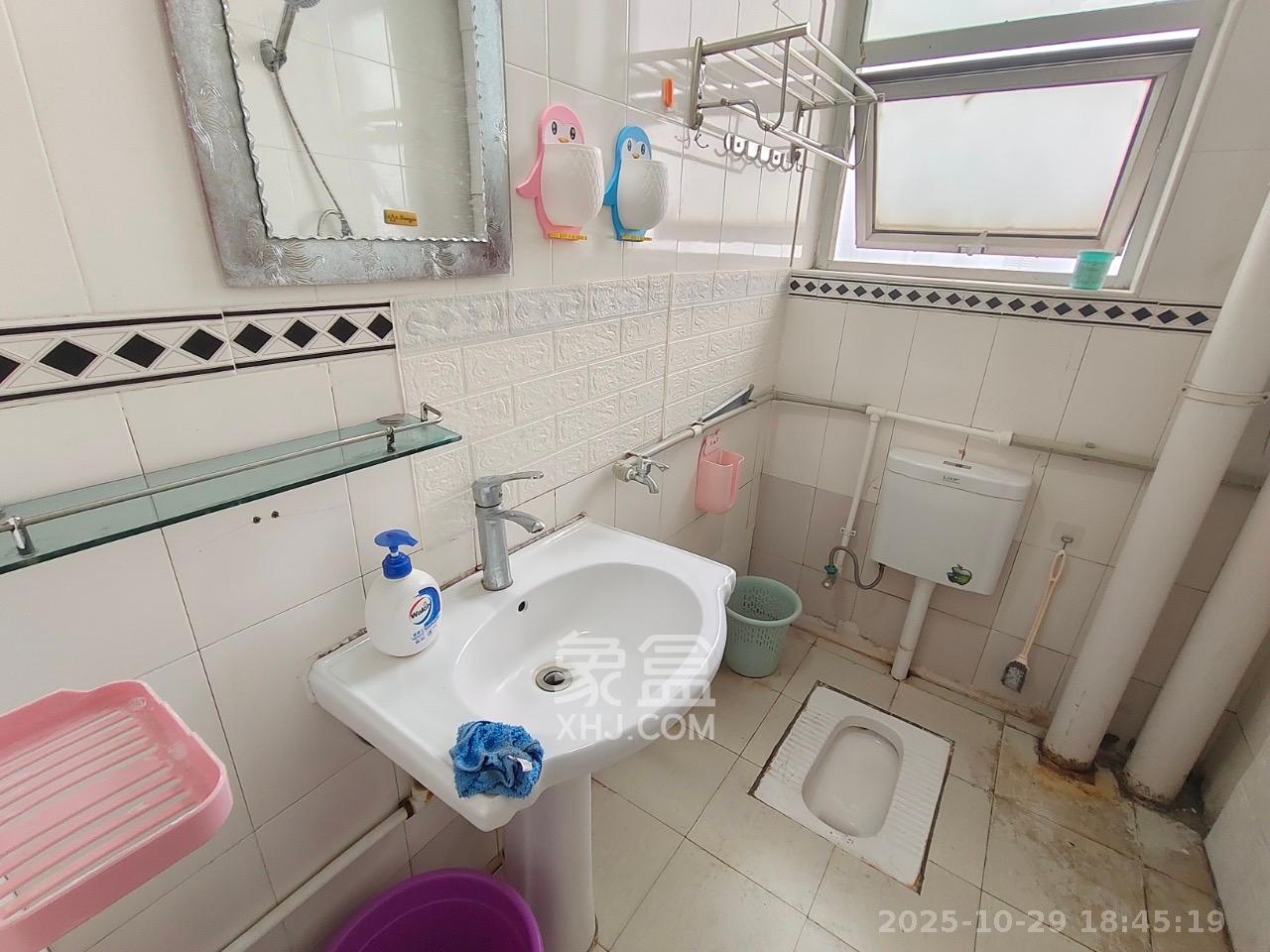 凯通国际城(凯通朝庭) 2室1厅1卫 2400.0元/月 凯通国际城(凯通朝庭) 2室1厅1卫 2400.0元/月室内图