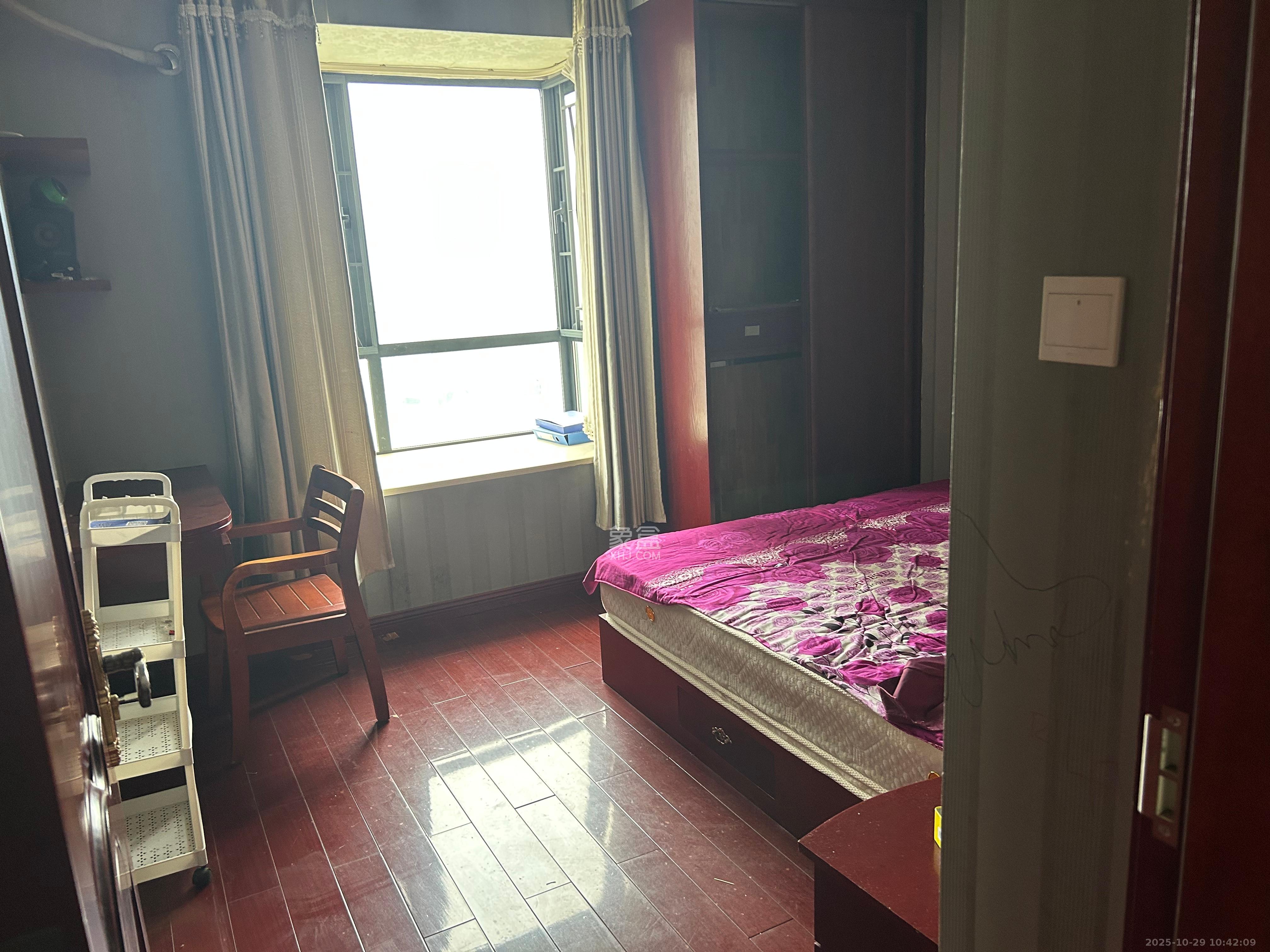 莱茵城  3室2厅2卫    2600.0元/月室内图