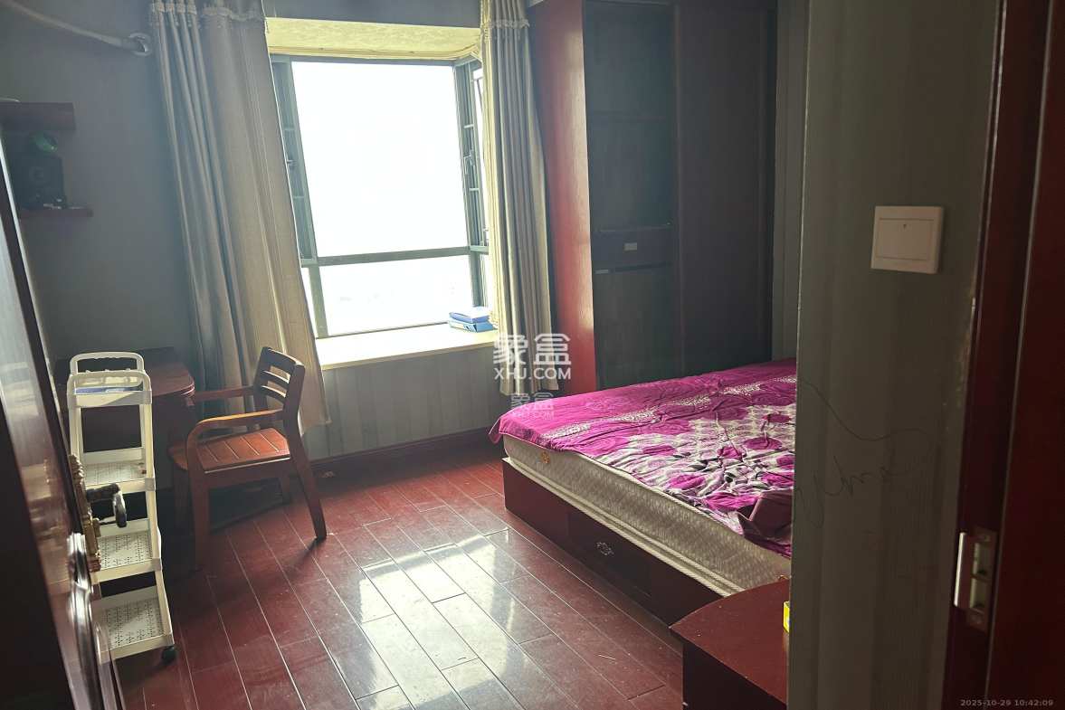 莱茵城 3室2厅2卫 2600.0元/月 莱茵城 3室2厅2卫 2600.0元/月室内图