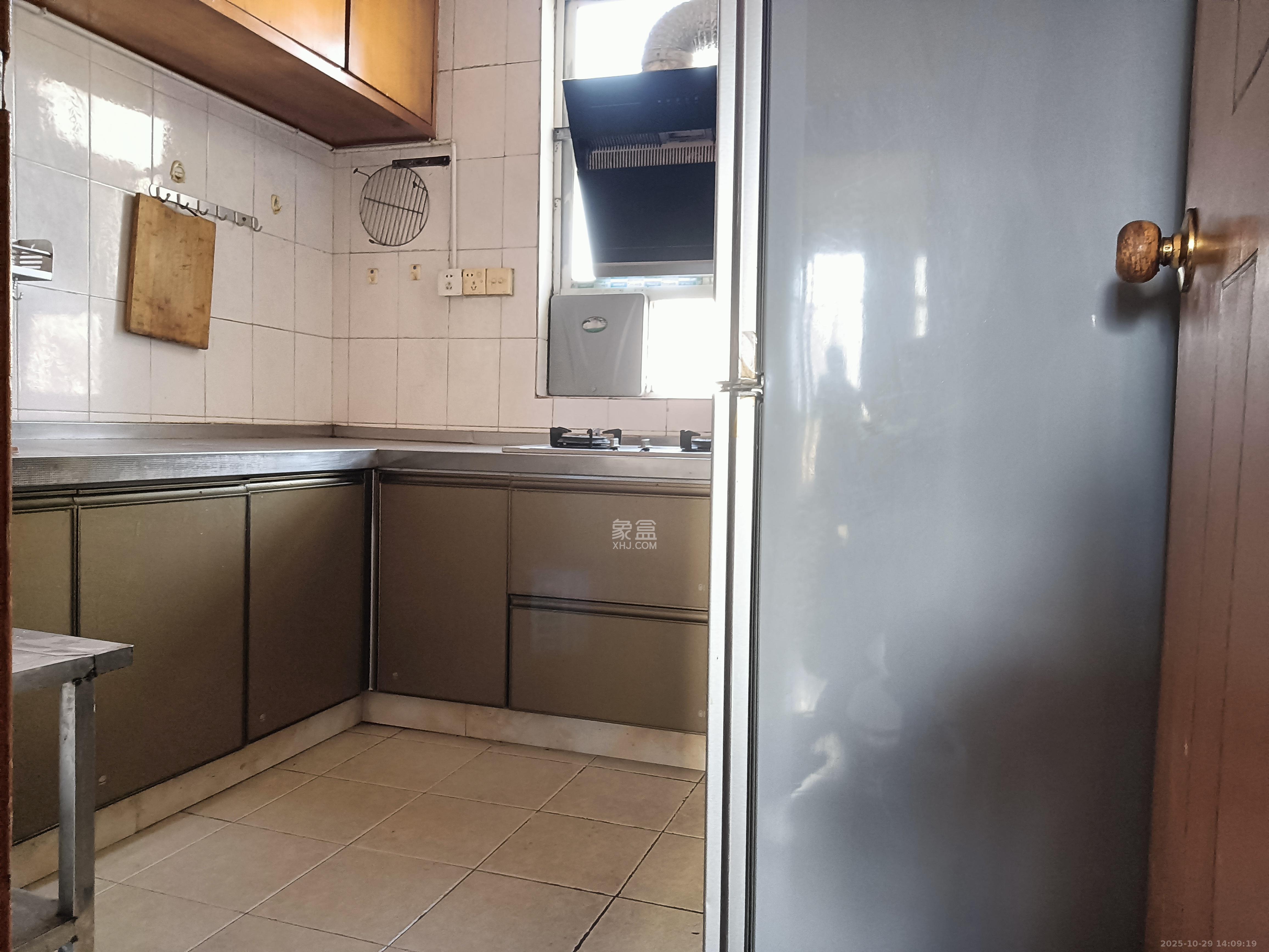 粮贸大厦 3室1厅2卫 2500.0元/月 粮贸大厦 3室1厅2卫 2500.0元/月室内图