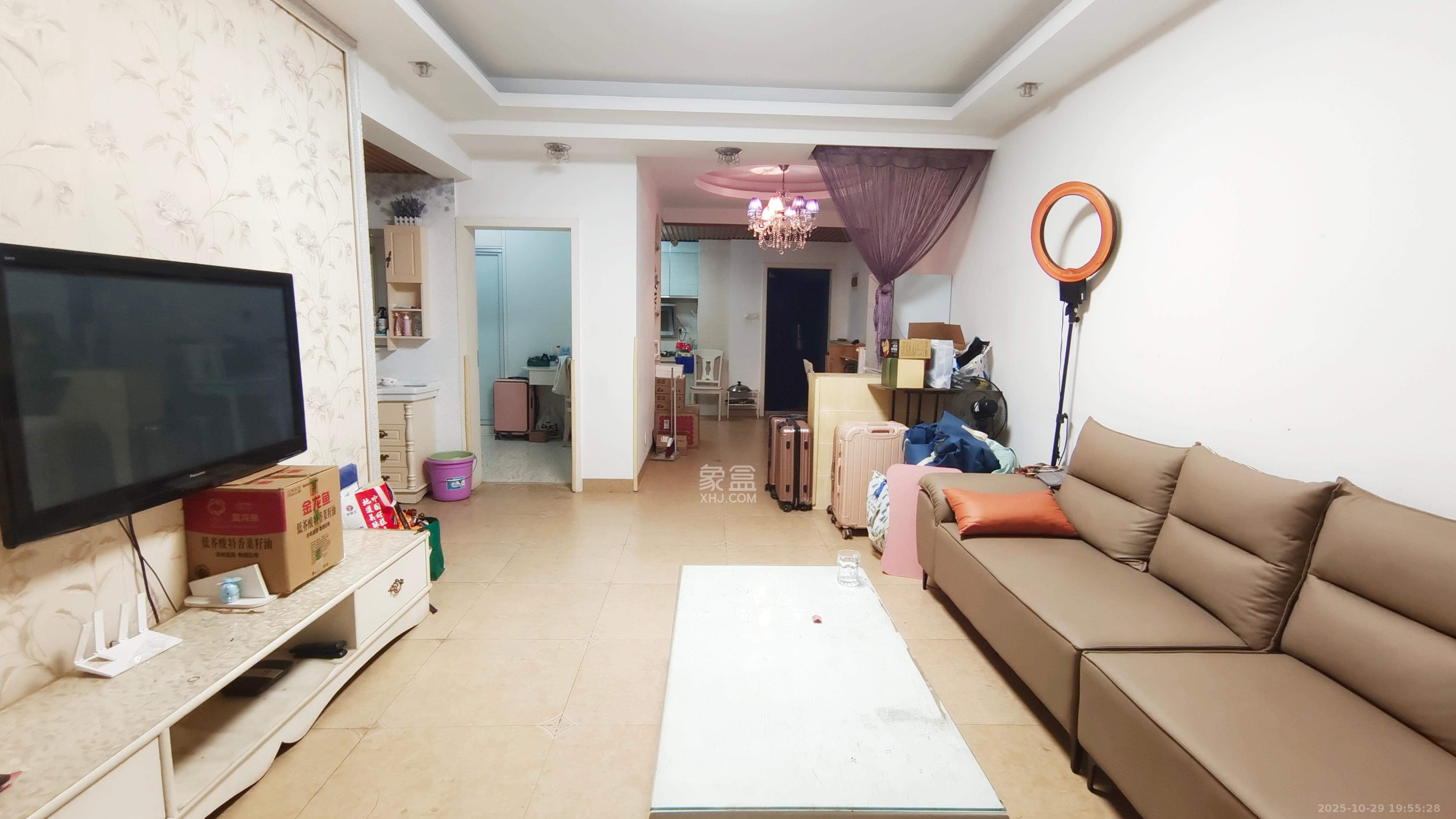 江河双水湾  2室2厅1卫    2000.0元/月