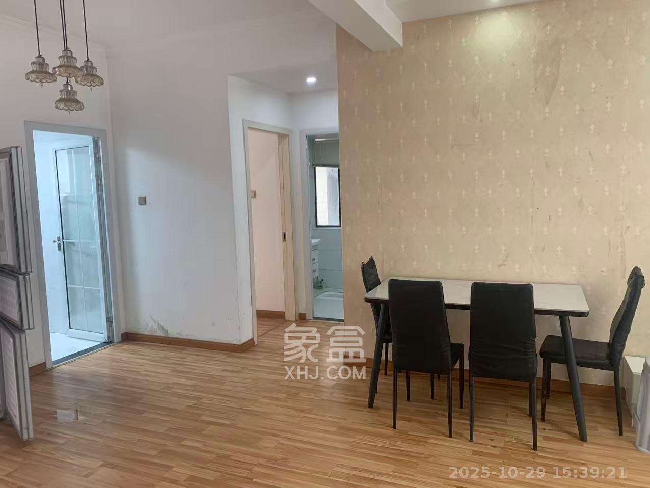 城南故事家园 3室2厅2卫 2200.0元/月 城南故事家园 3室2厅2卫 2200.0元/月室内图