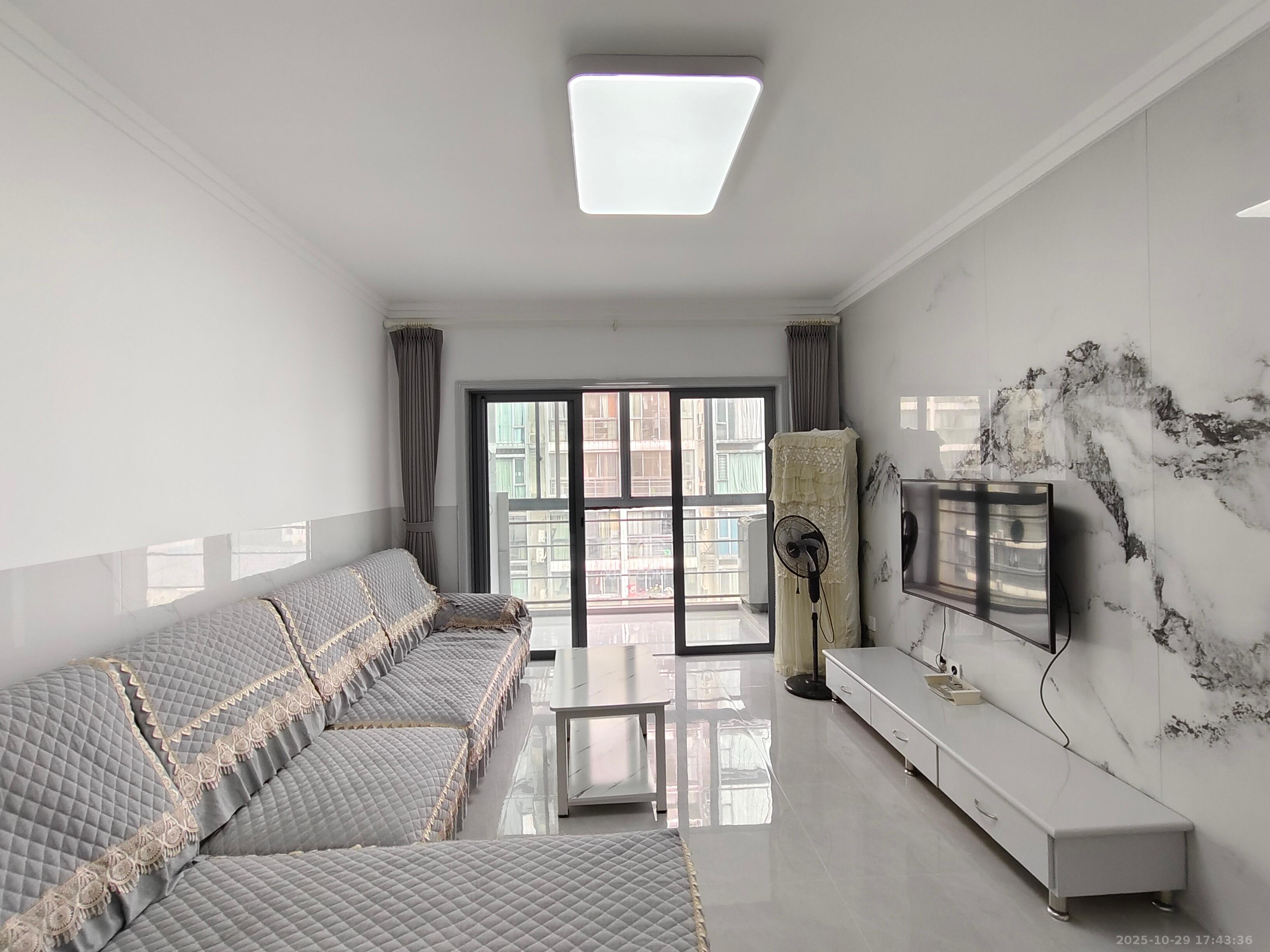 银港水晶城  2室2厅1卫    2500.0元/月 银港水晶城  2室2厅1卫    2500.0元/月