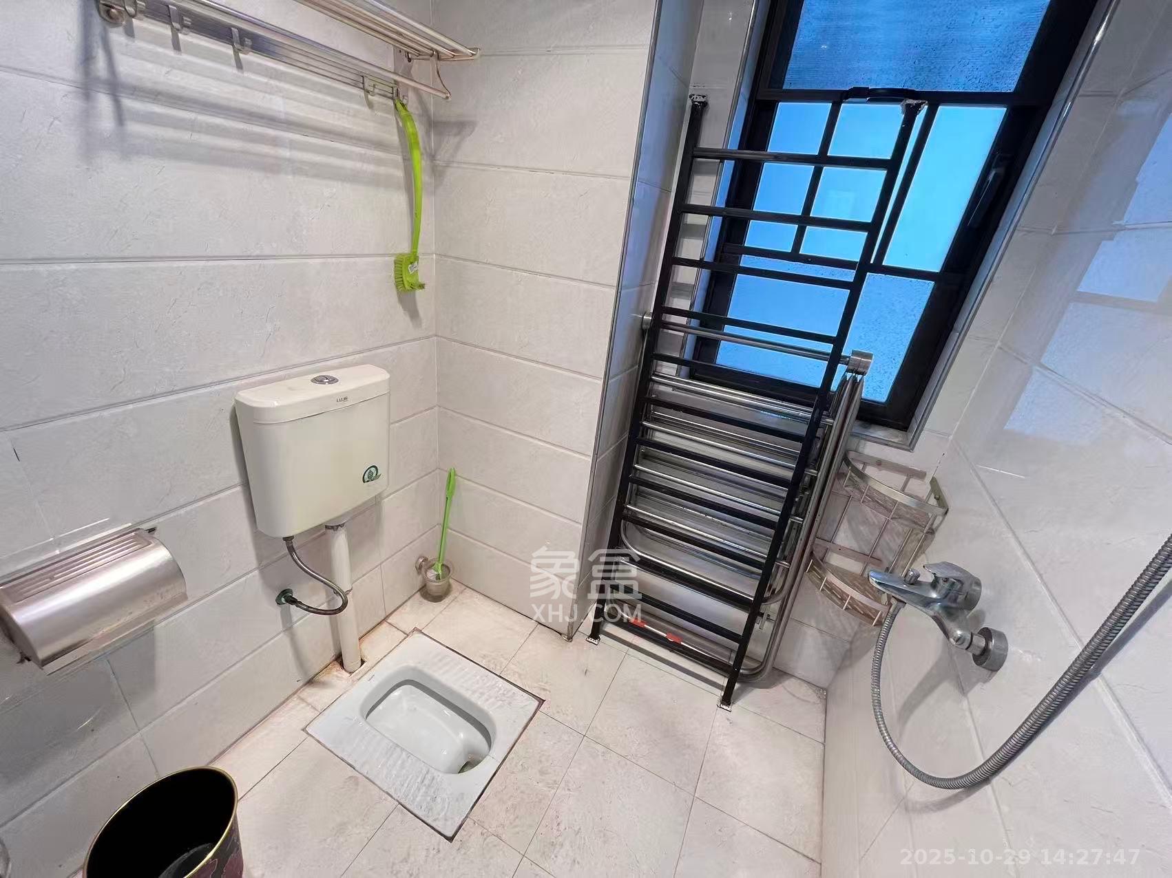 达美D6区  3室2厅2卫    2600.0元/月 达美D6区  3室2厅2卫    2600.0元/月室内图