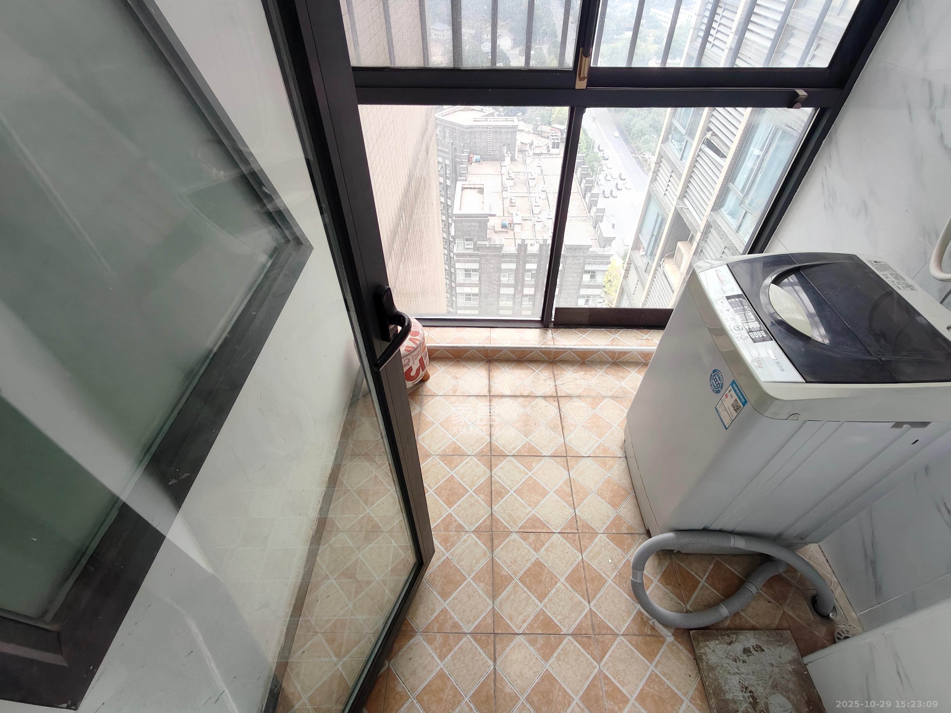 盛世耀凯  3室2厅2卫    2600.0元/月室内图