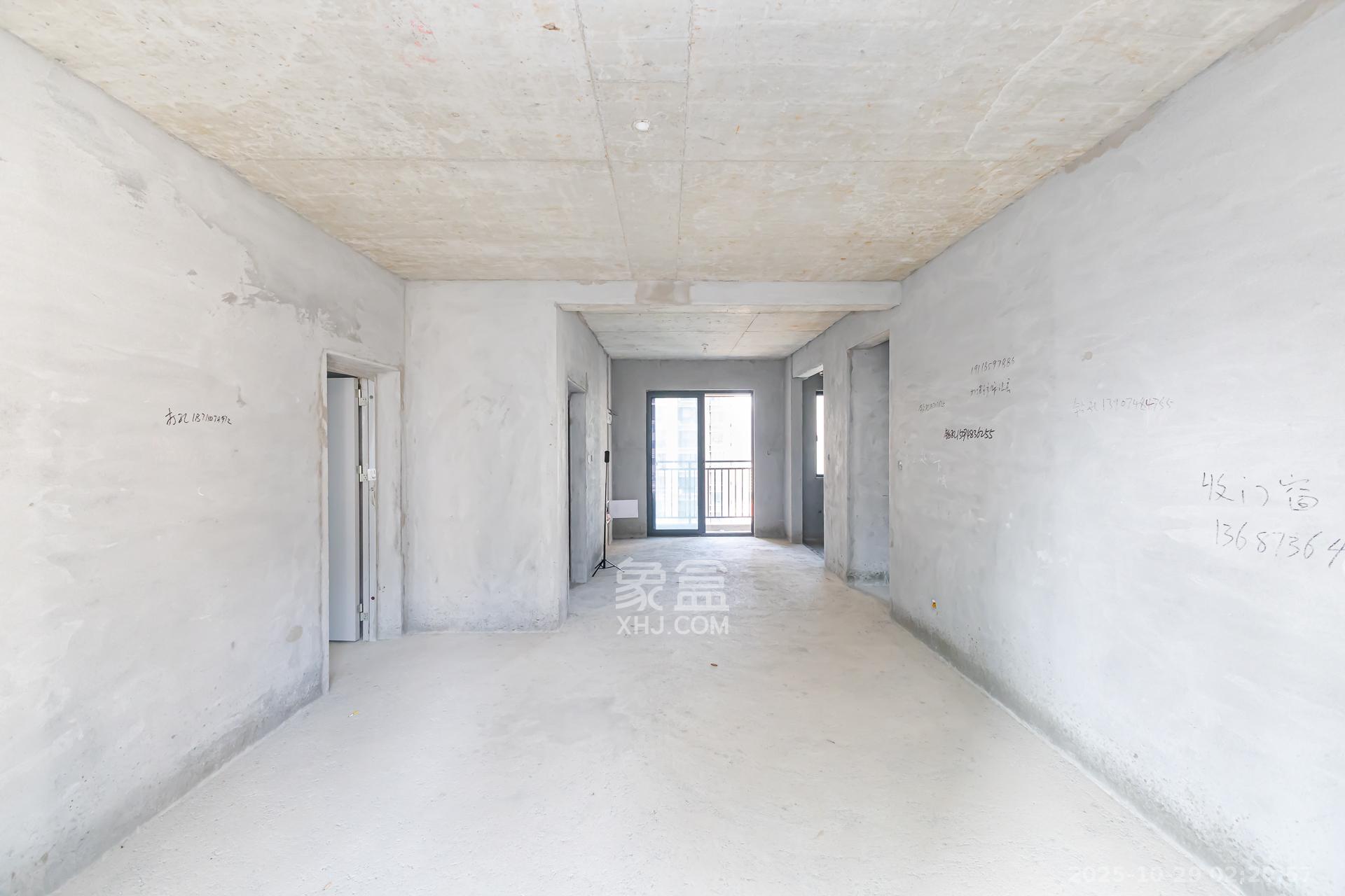 崇文名邸（学林西岸二期）  4室2厅2卫    110.0万客厅