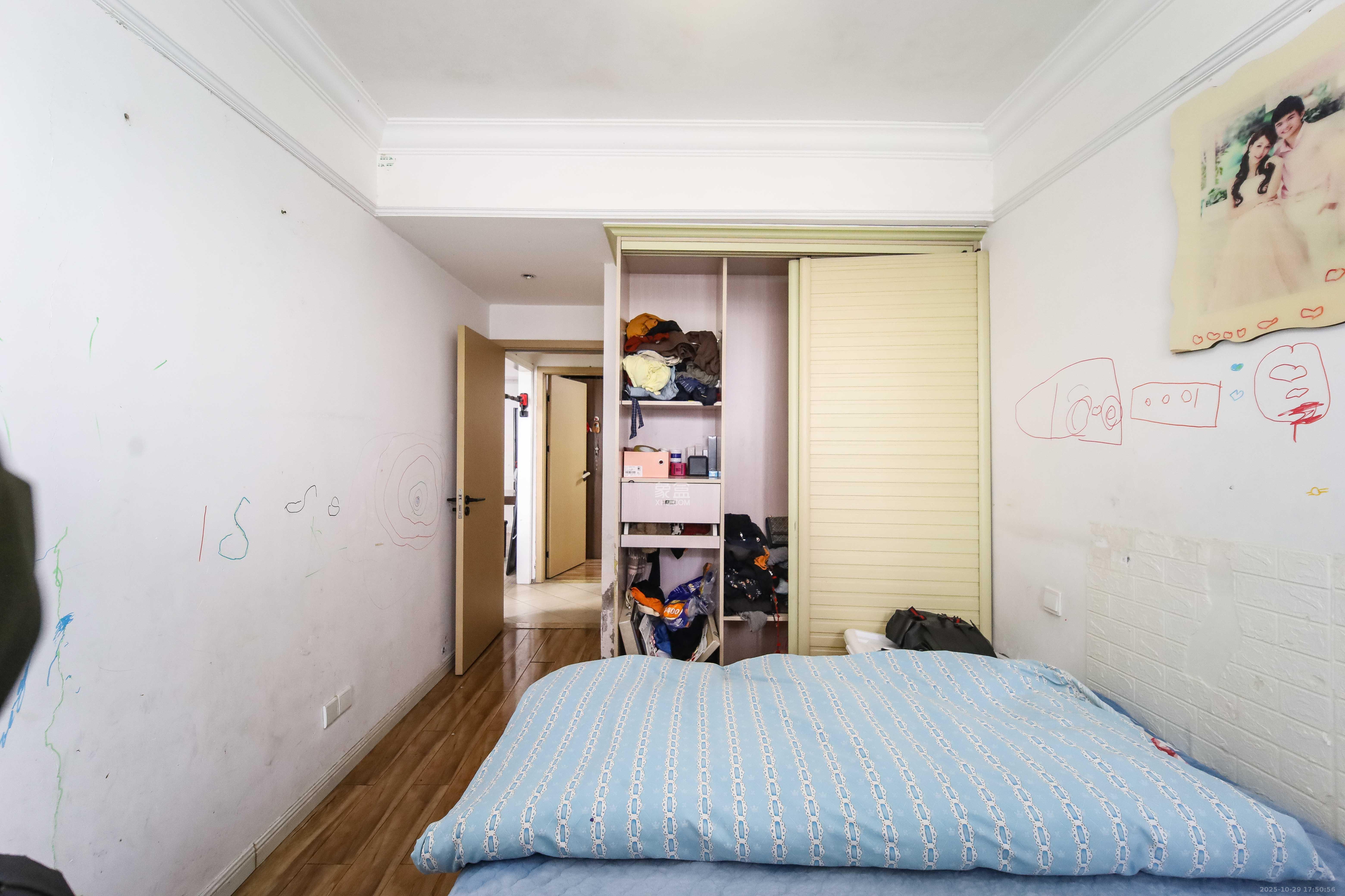 上东辛顿公寓  2室1厅1卫    59.8万卧室