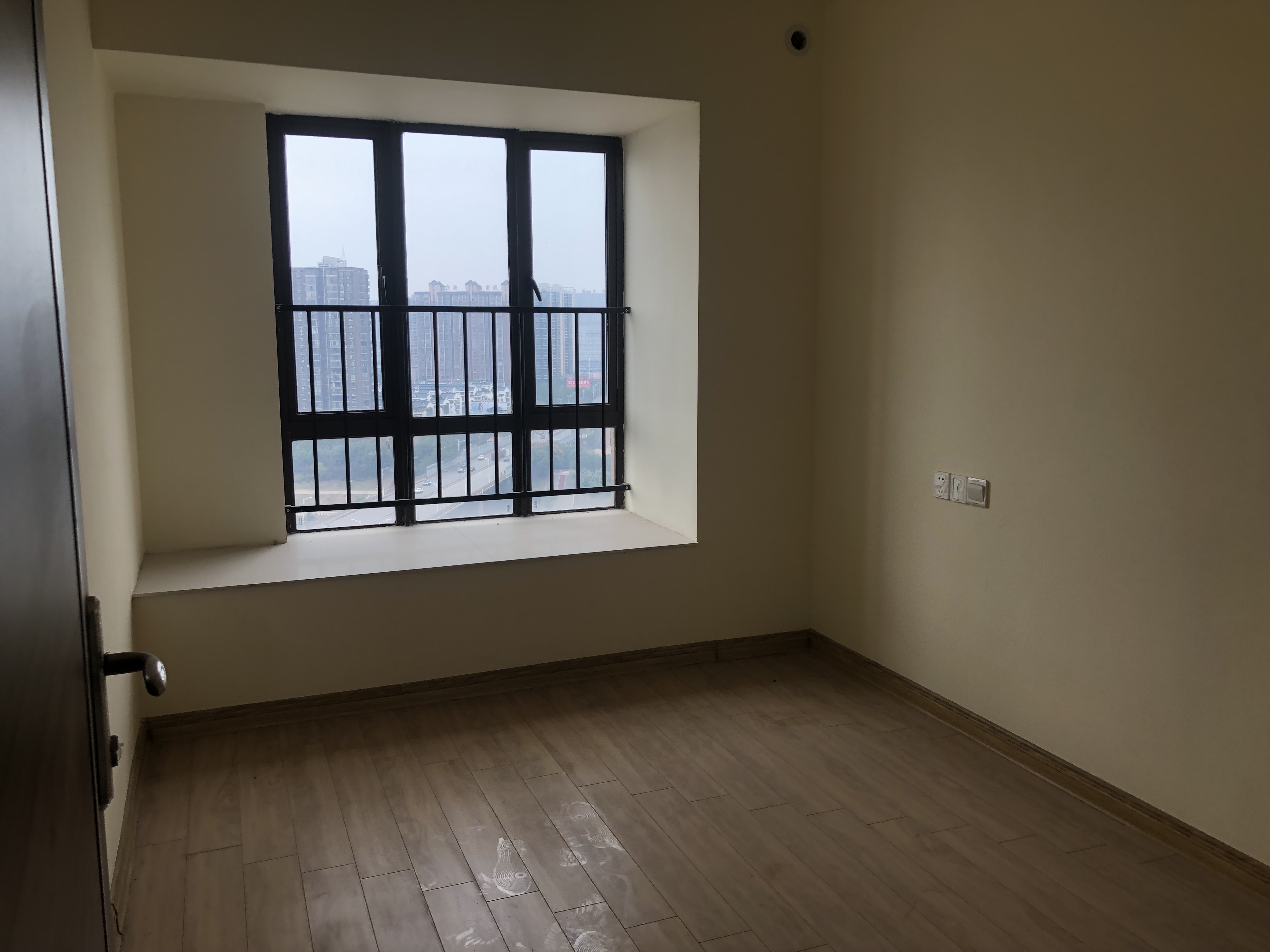 华耀碧桂园十里江湾天汇 3室2厅1卫 1500.0元/月 华耀碧桂园十里江湾天汇 3室2厅1卫 1500.0元/月室内图