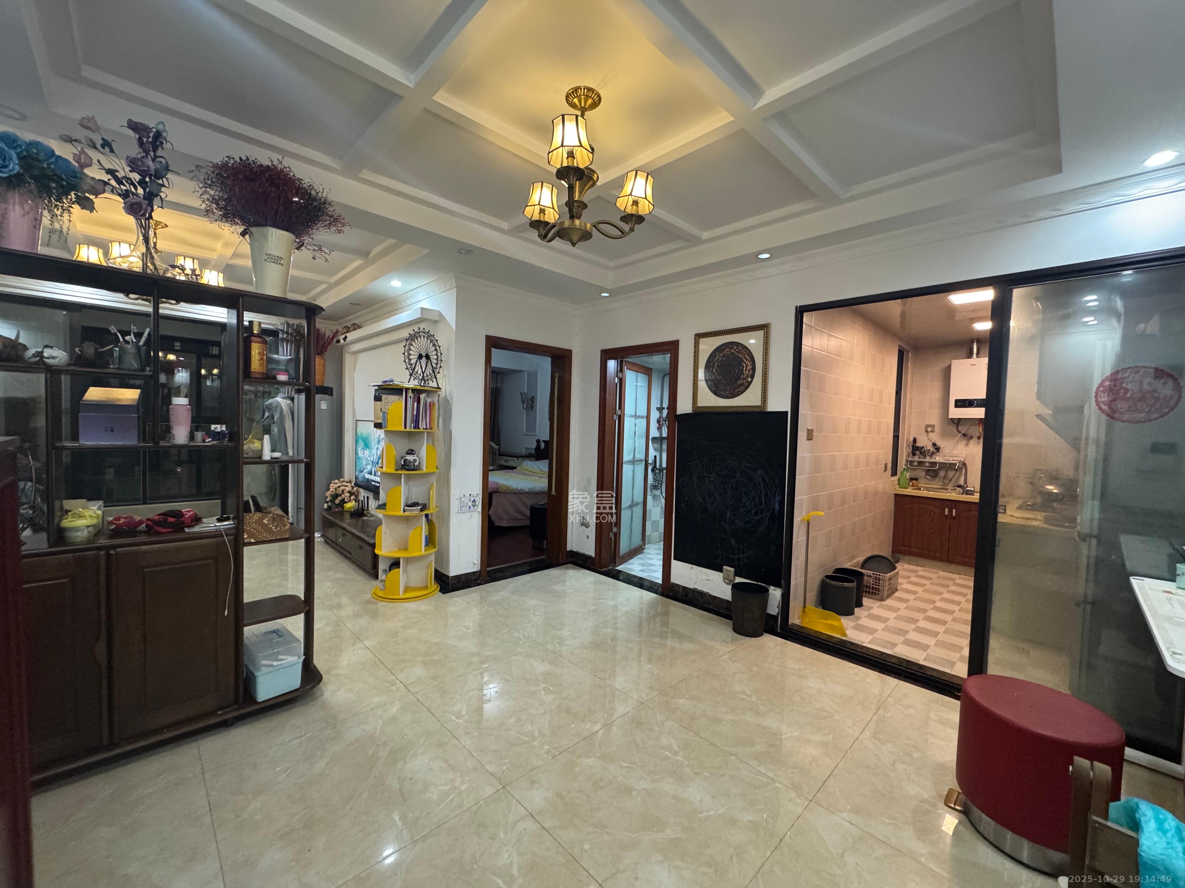 新城国际花都  2室2厅1卫    1500.0元/月 新城国际花都  2室2厅1卫    1500.0元/月室内图