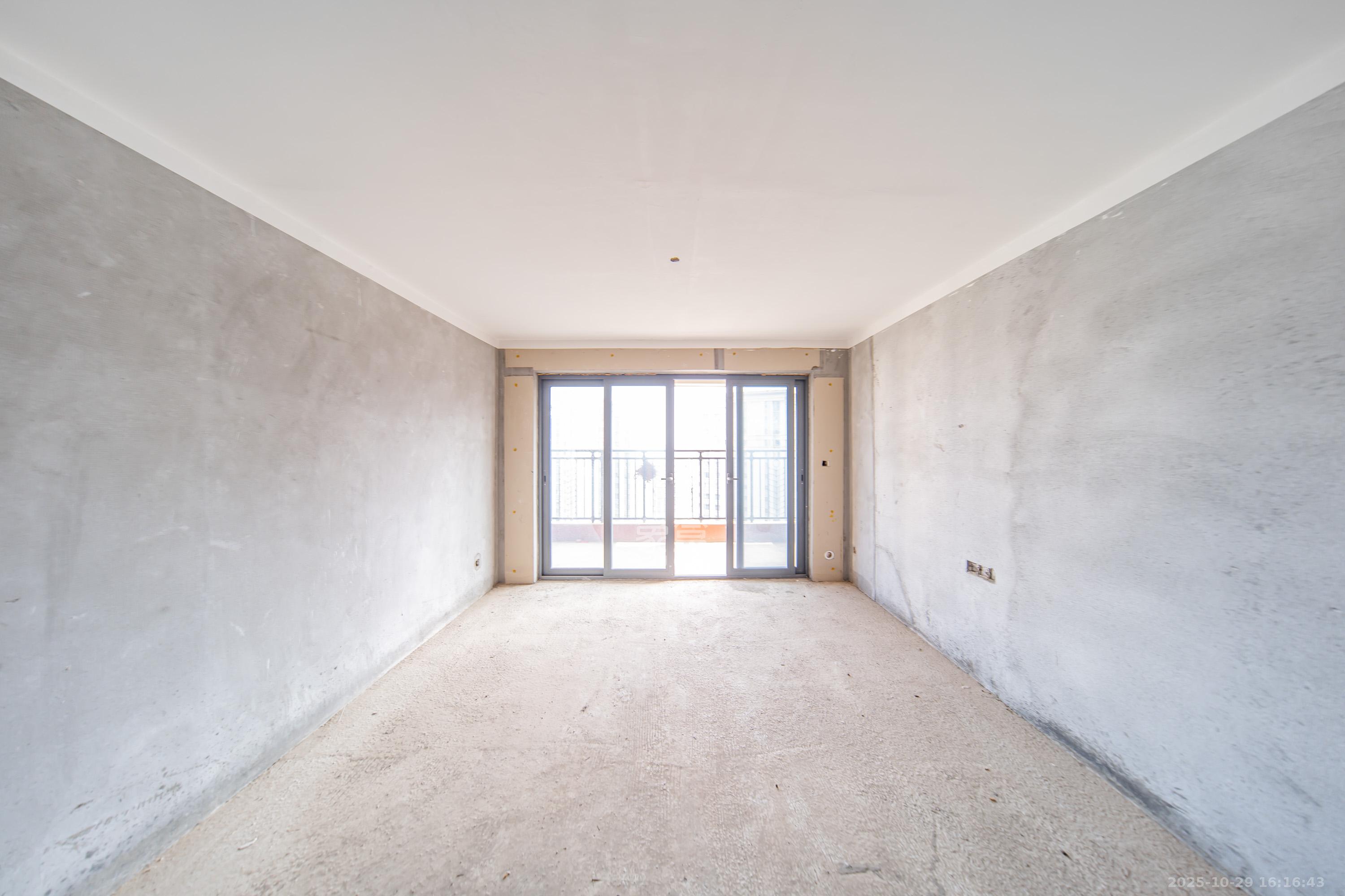 梦想滨江左岸  3室2厅2卫    100.0万