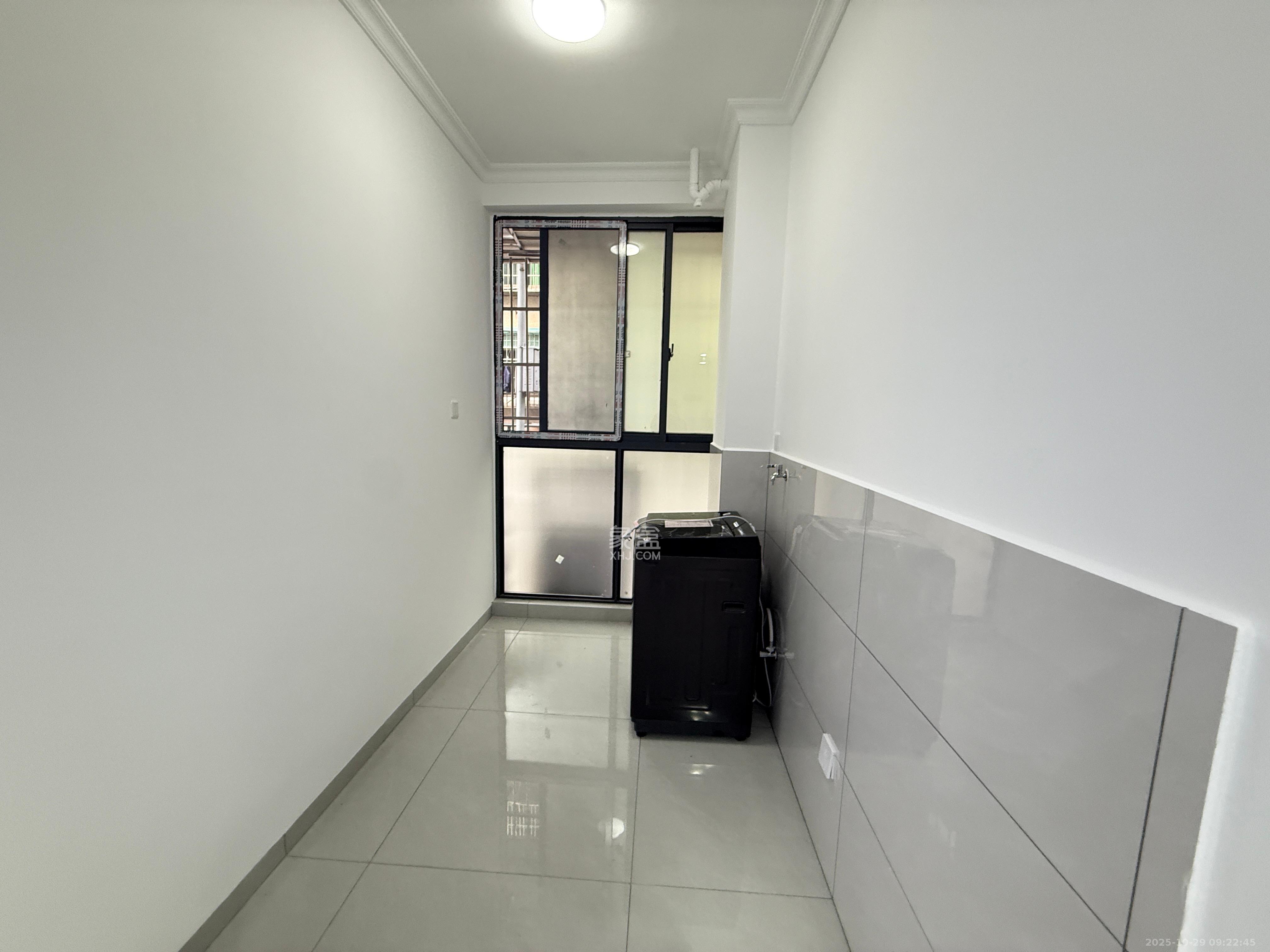 仰天湖1、2村  2室1厅1卫    2500.0元/月室内图