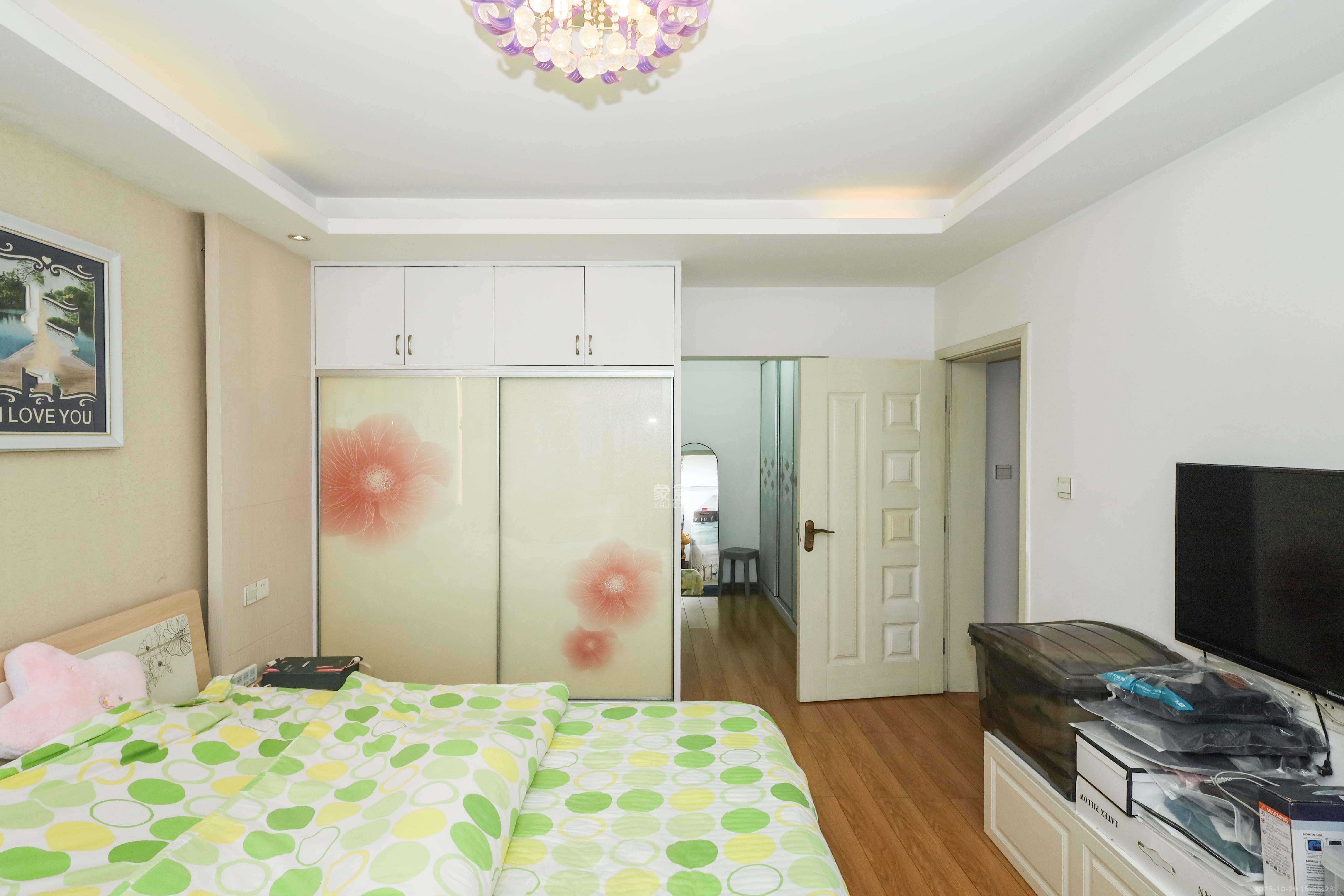 保利麓谷林语E区  4室2厅2卫    121.0万 保利麓谷林语E区  4室2厅2卫    121.0万卧室