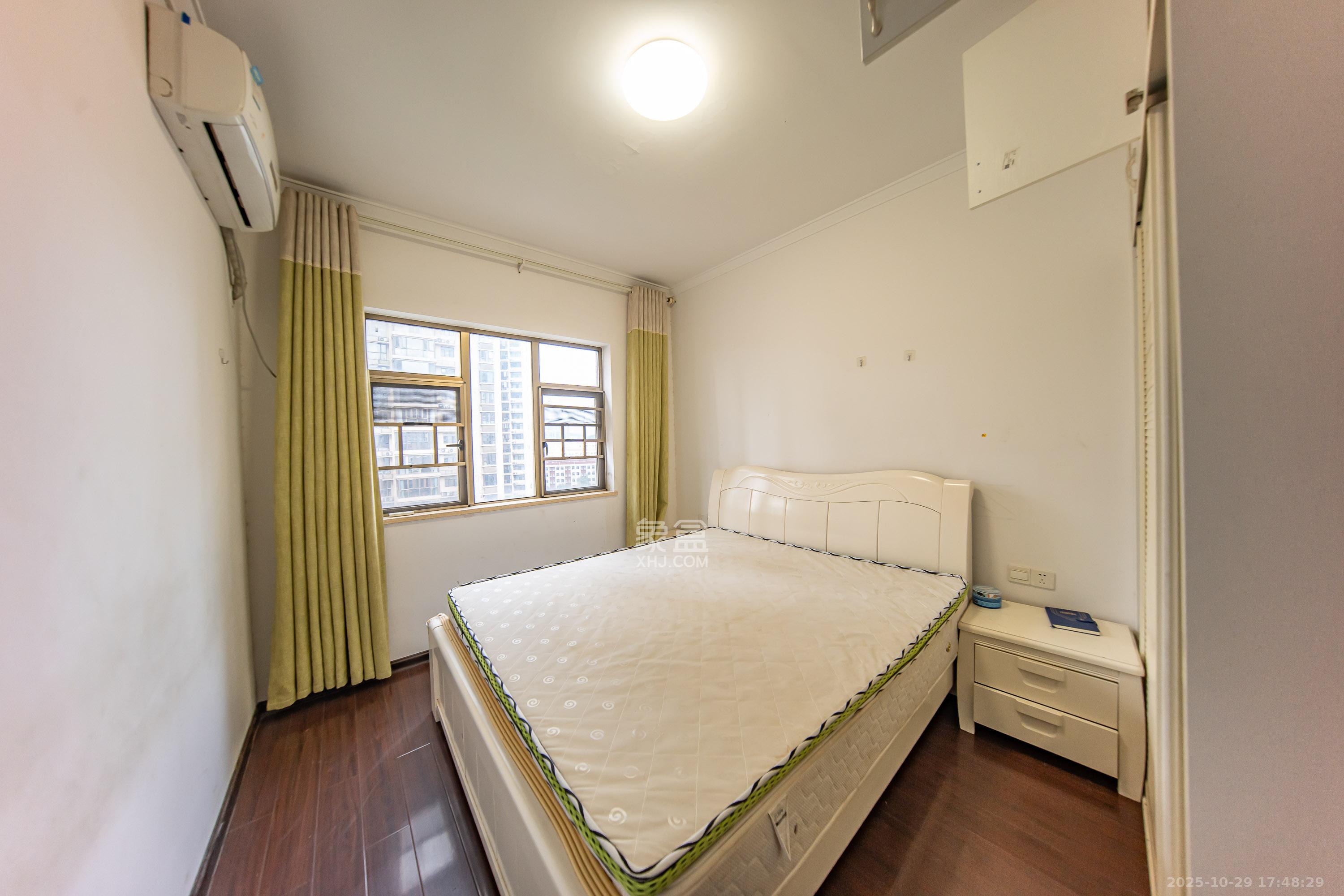 江山帝景哈佛  4室4厅1卫    126.0万卧室