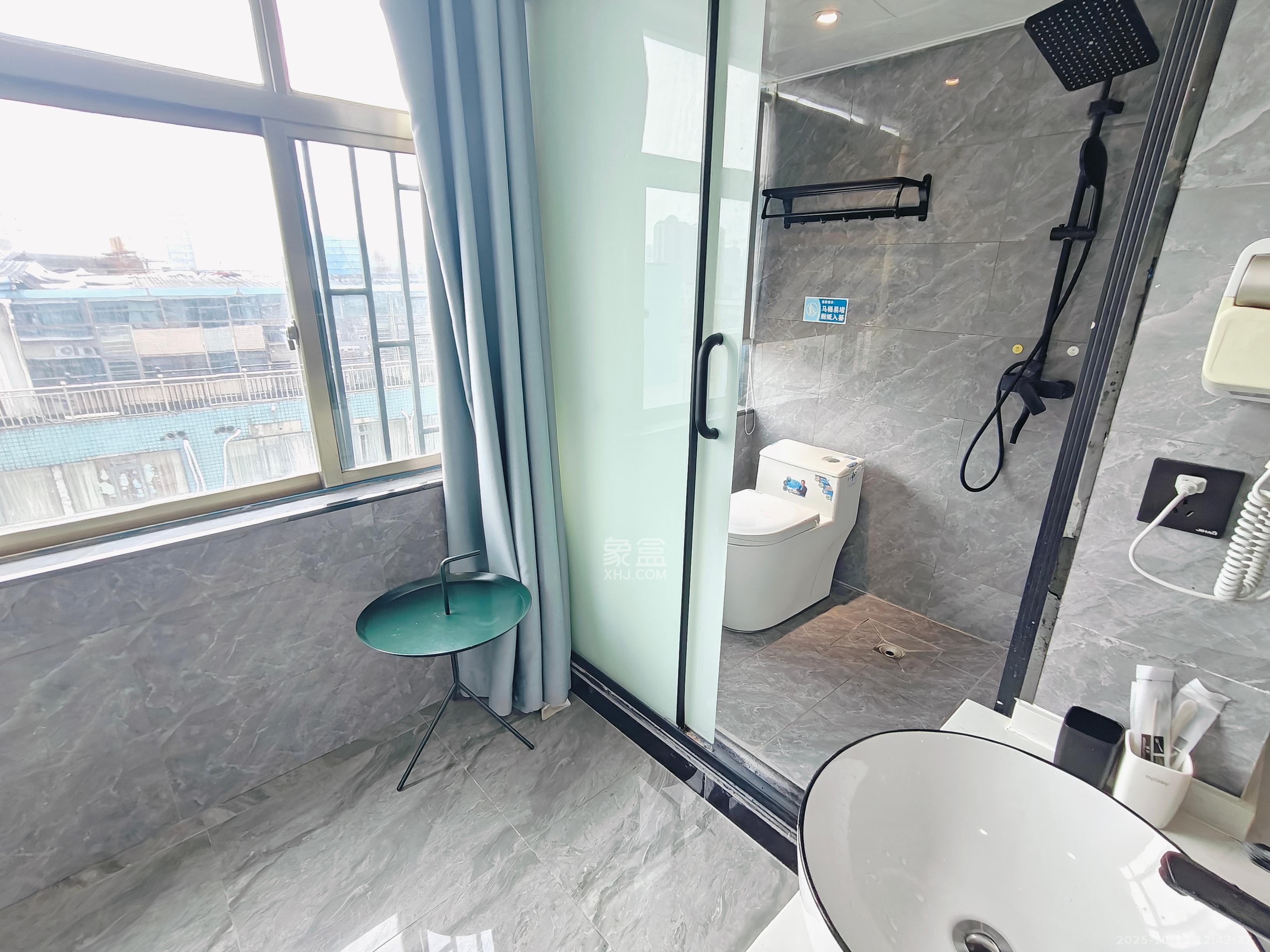 王府井公寓（福源公寓）  5室2厅1卫    4600.0元/月室内图