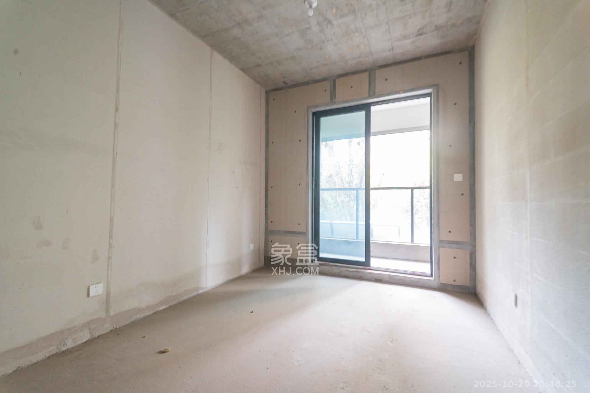 五矿万境松雅 5室2厅3卫 228.0万 五矿万境松雅 5室2厅3卫 228.0万其他