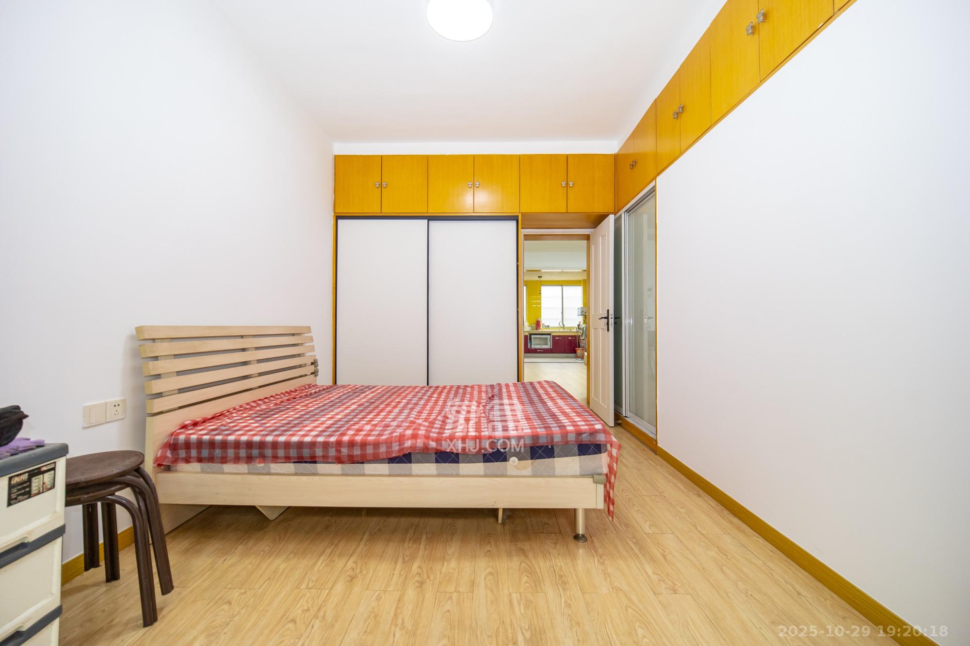 湘绣城  2室1厅1卫    36.0万 湘绣城  2室1厅1卫    36.0万卧室