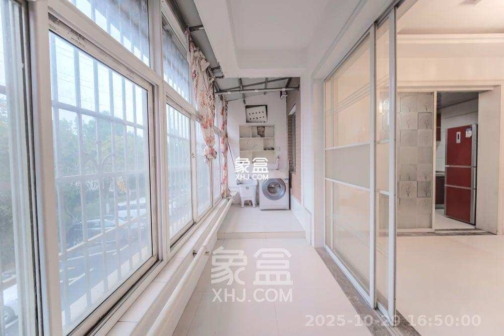 四季星城  3室2厅2卫    1700.0元/月 四季星城  3室2厅2卫    1700.0元/月室内图