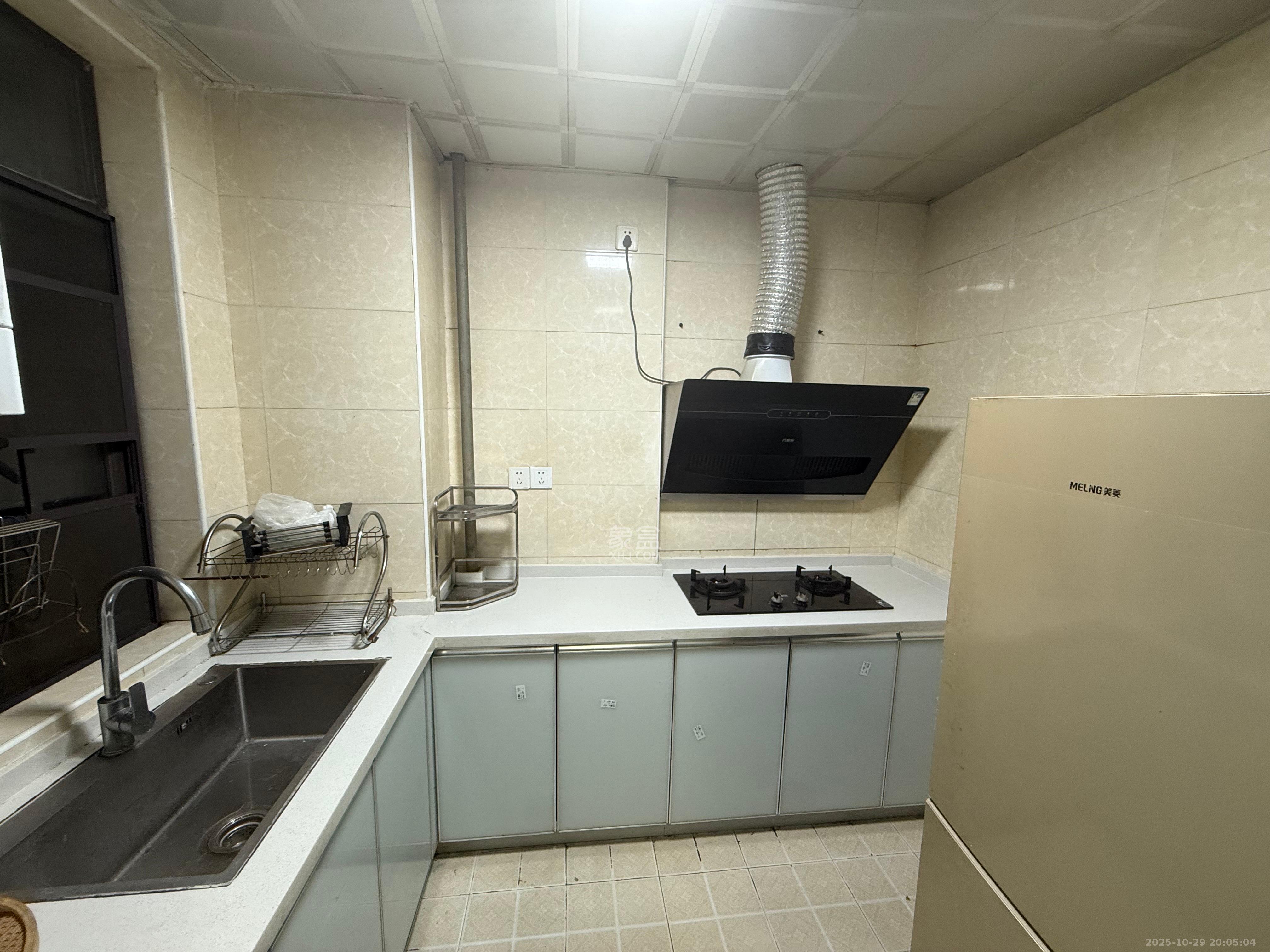 七里香榭  3室2厅1卫    1800.0元/月室内图