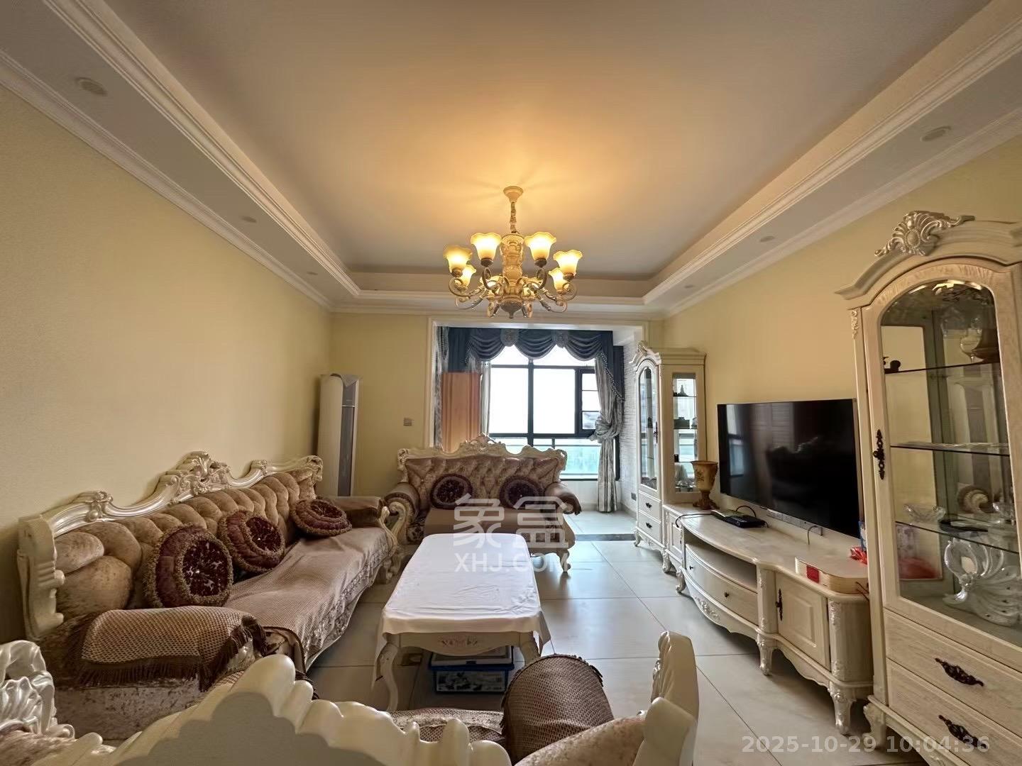 湘府9号 3室2厅2卫 3500.0元/月 湘府9号 3室2厅2卫 3500.0元/月室内图